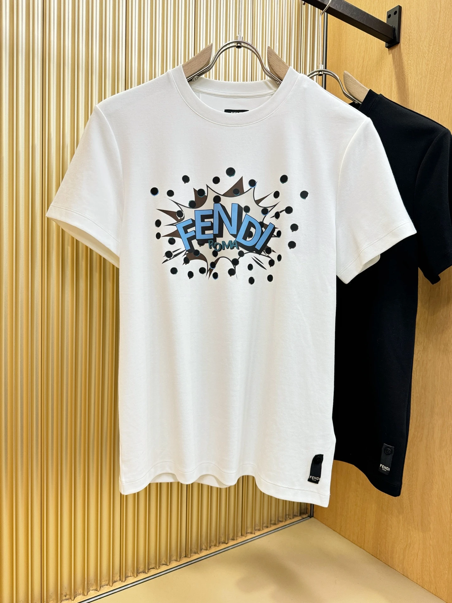 Fendi T-Shirt — bdd88c95