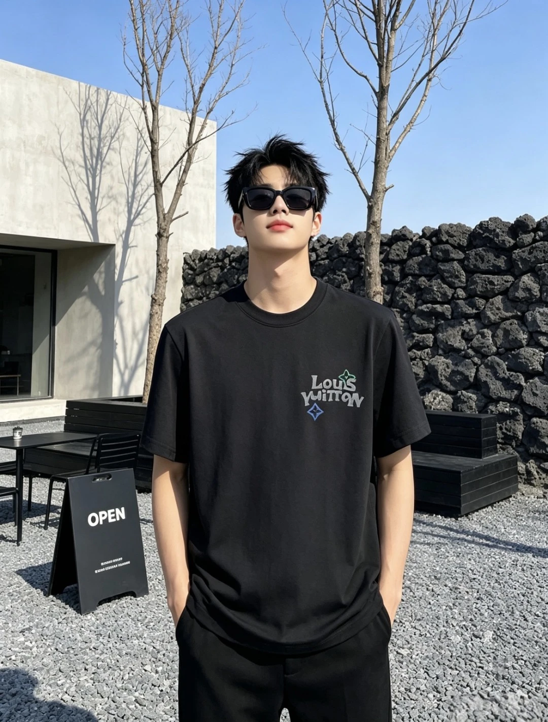 Louis Vuitton T-Shirt — 26939c15