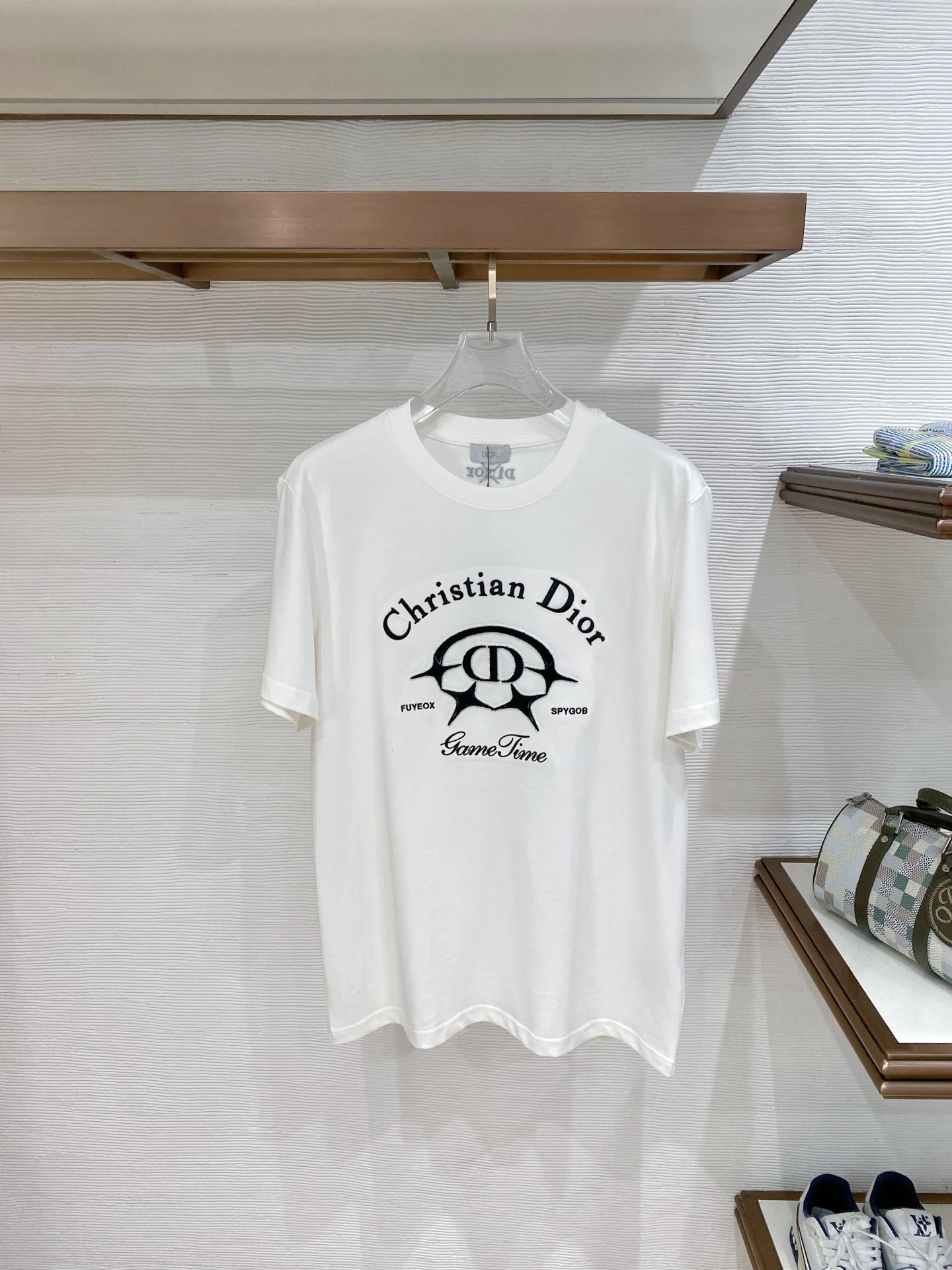Dior T-Shirt — fb9ad24b