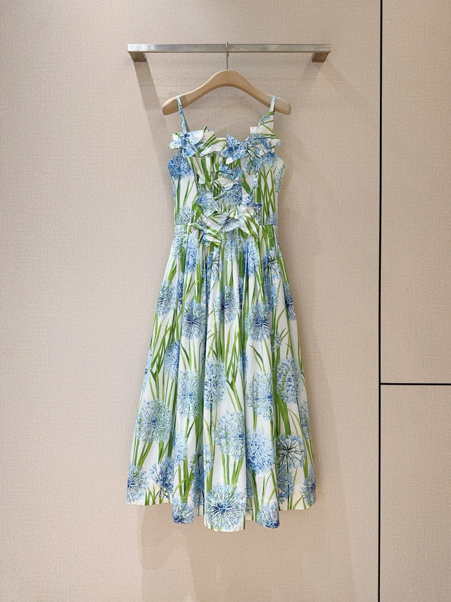 Dresses — 93dfe90f