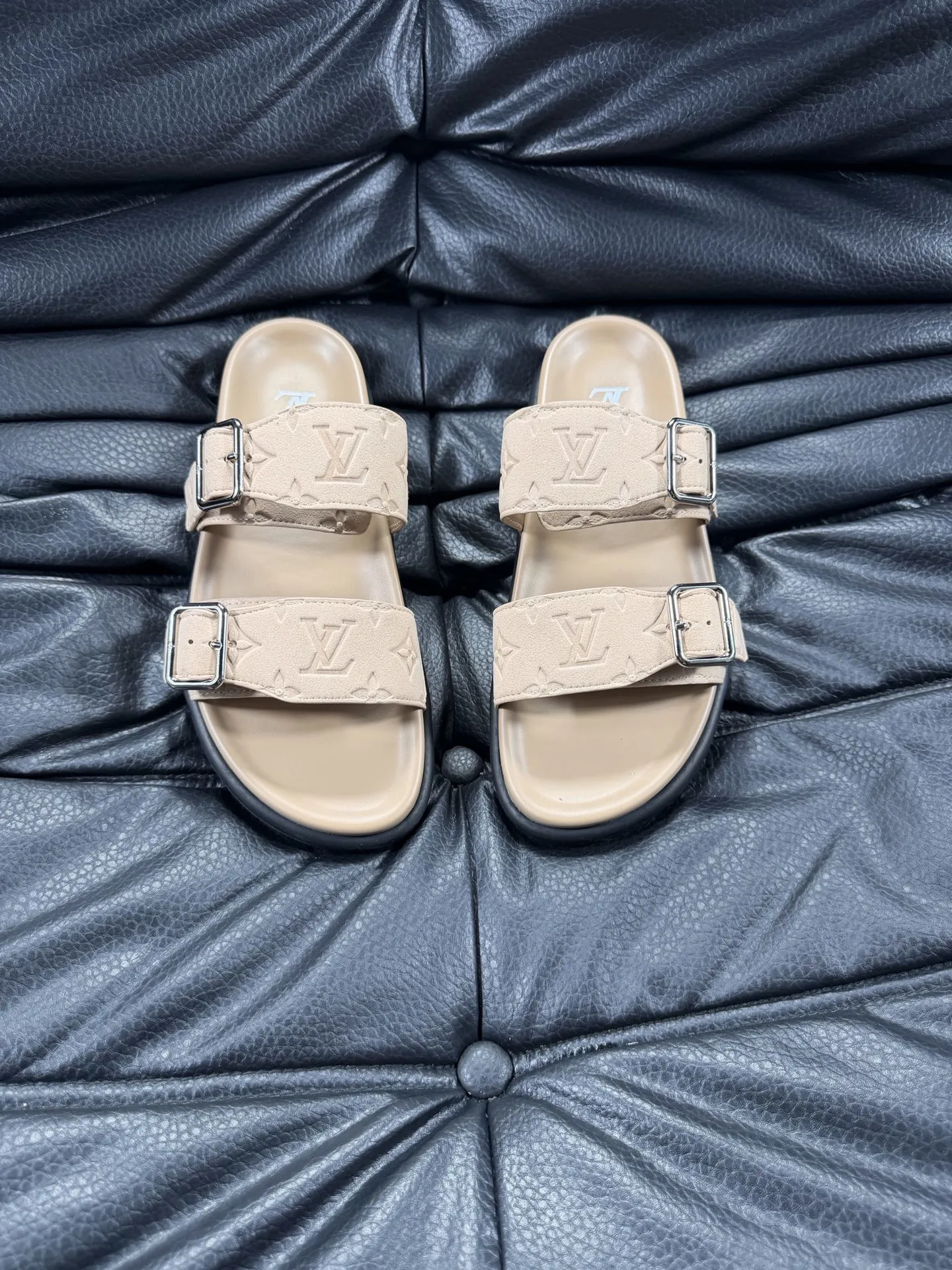 Slippers & Slides
