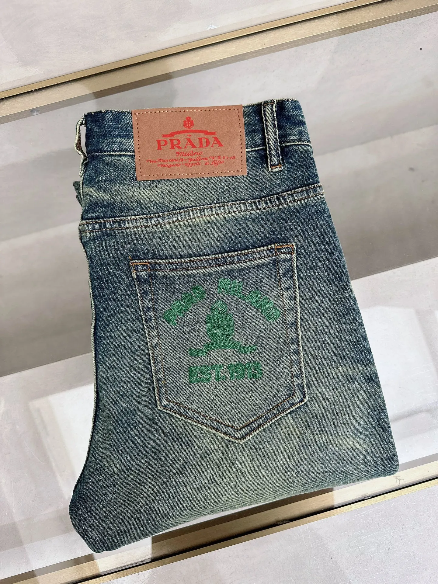 Prada Jeans — 581306b7
