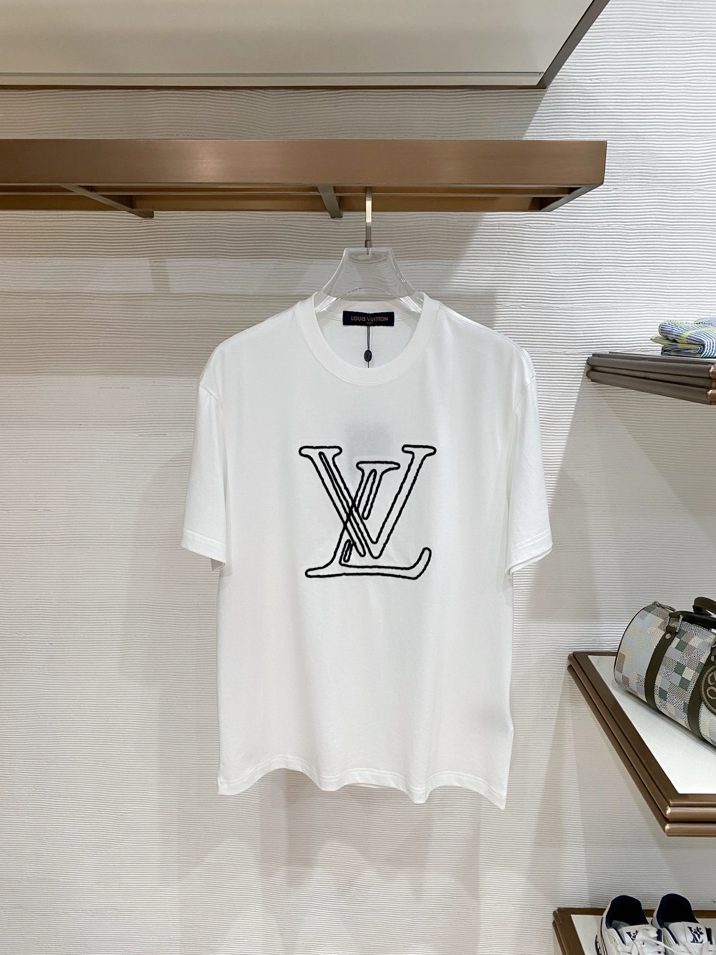 Louis Vuitton T-Shirt — 6db5abf7