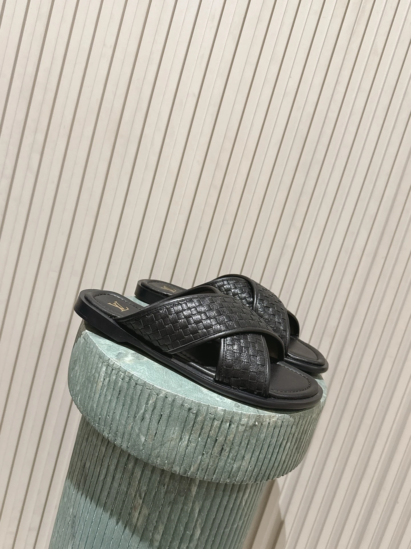 Louis Vuitton Slides — 1bcda160