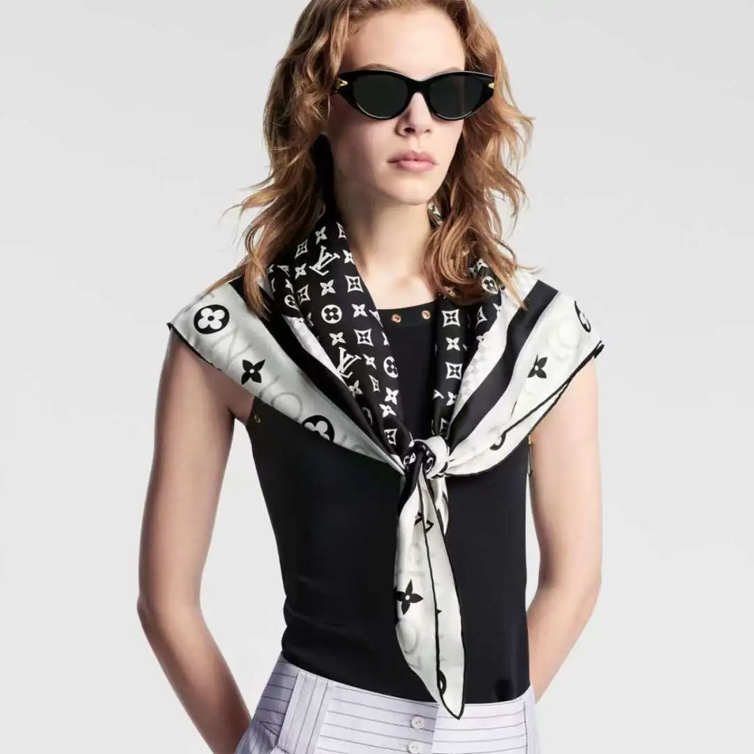 Louis Vuitton Scarves — d27352c2