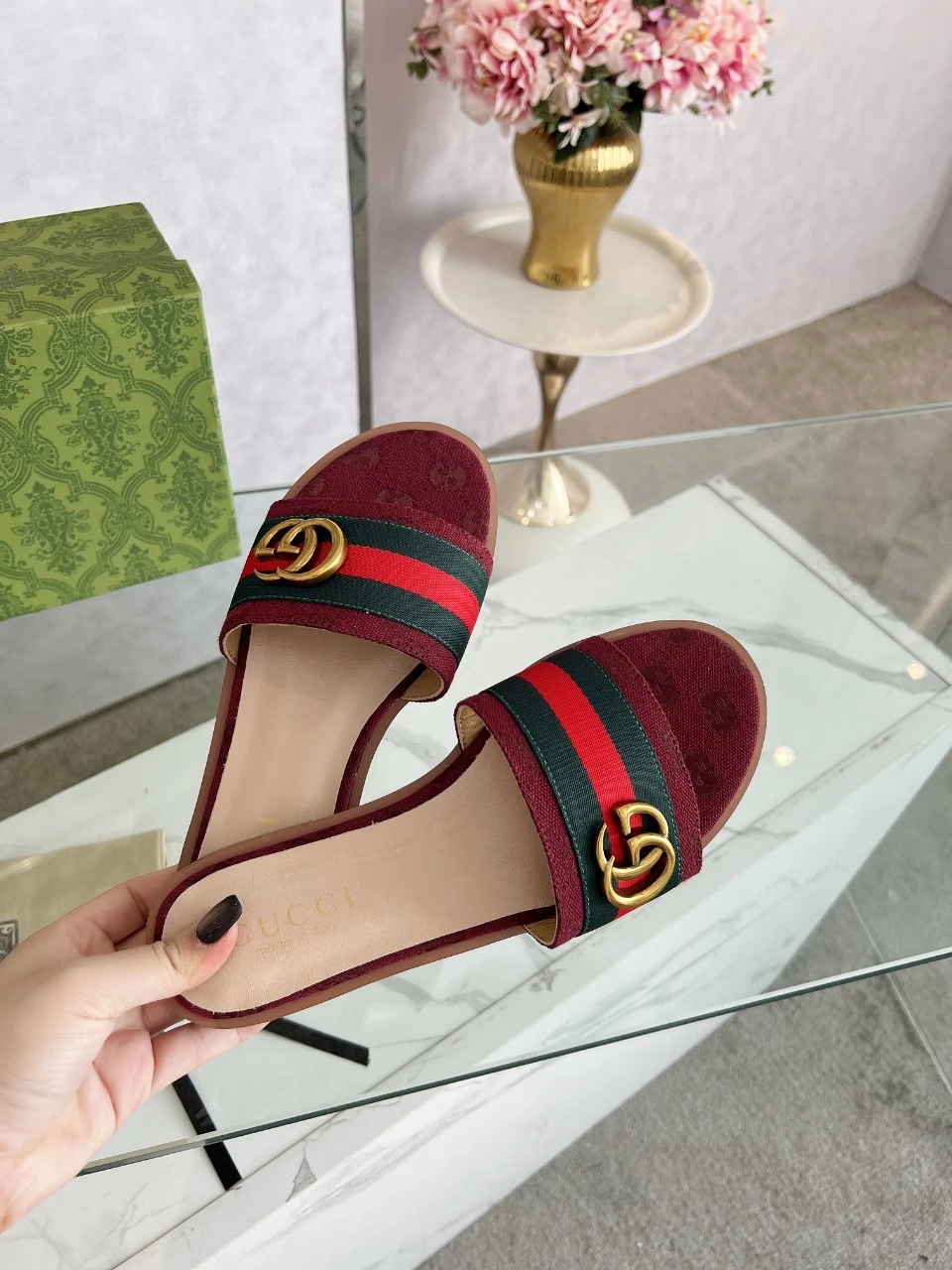 Gucci Shoes — 86899913