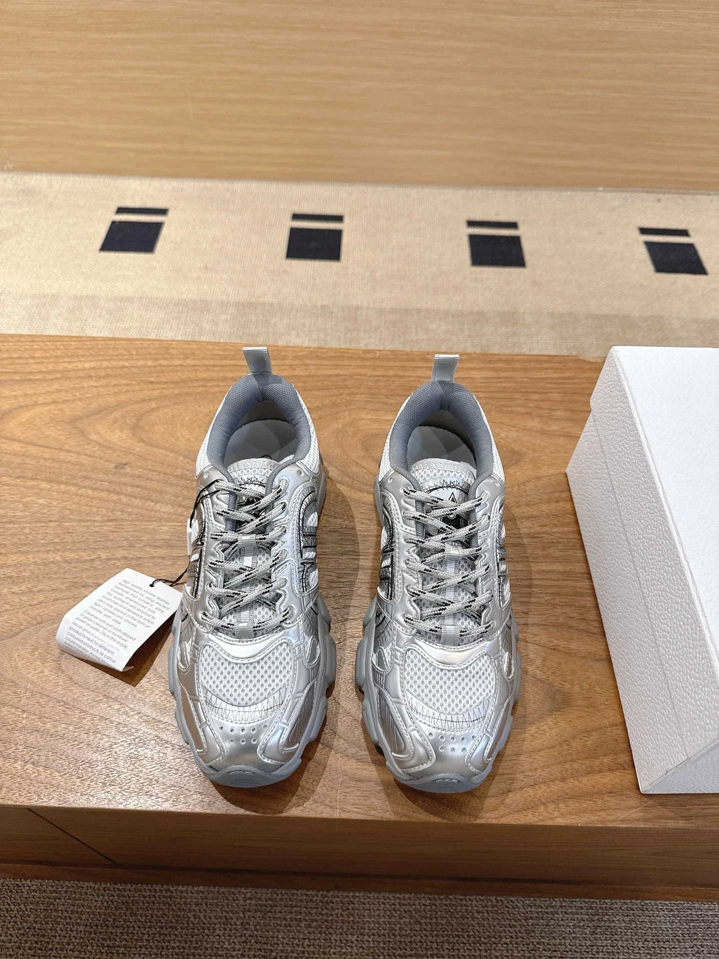 Dior Sneakers — 92917610