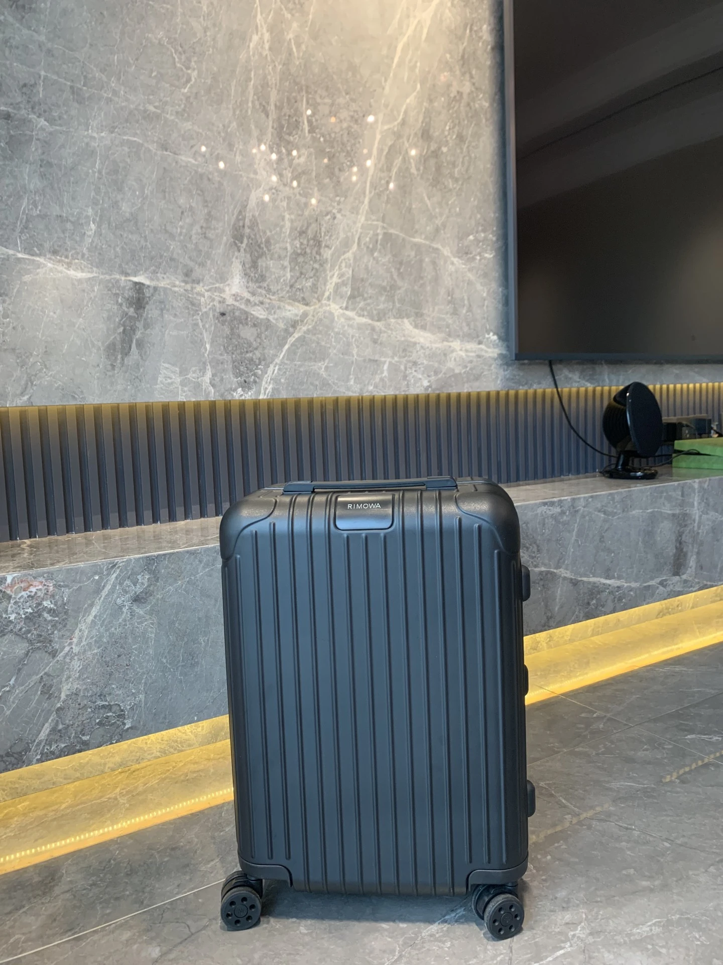 Luggage — 24100b2f