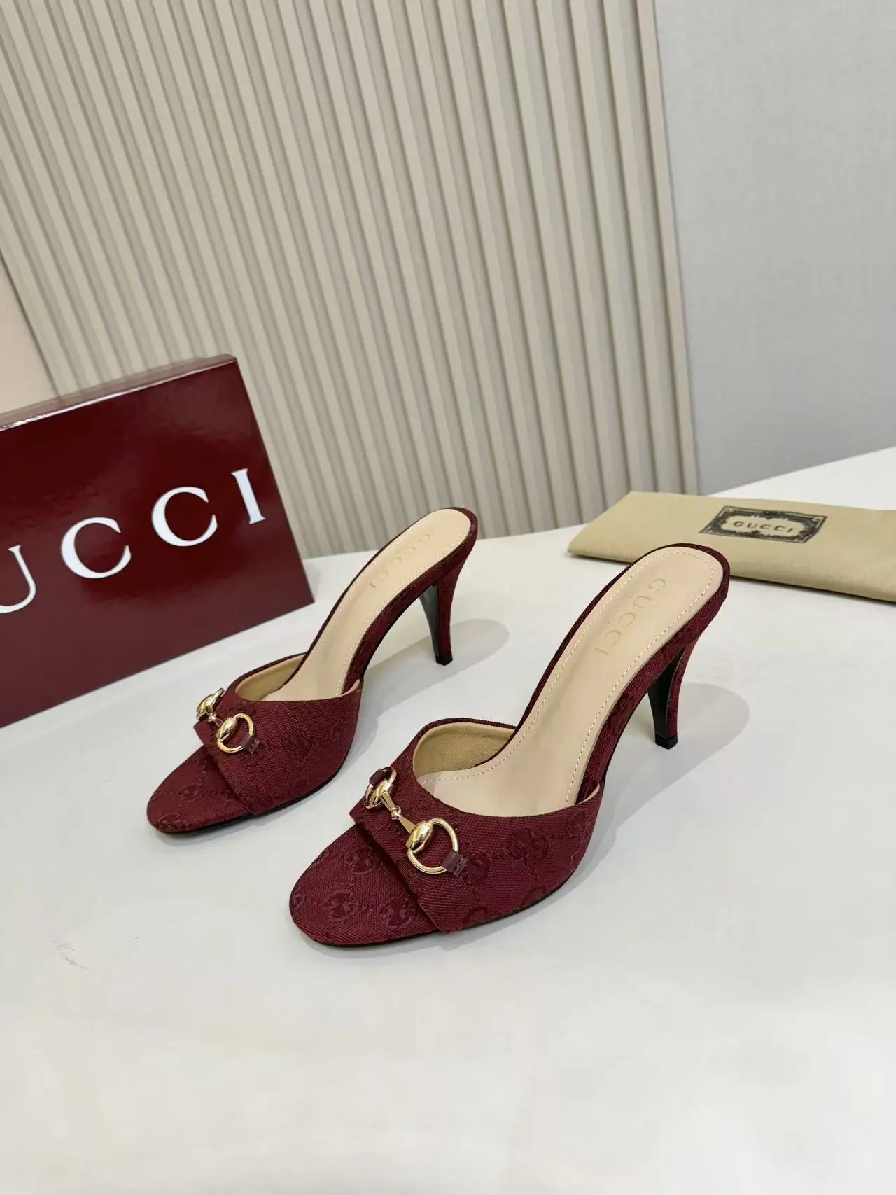 Gucci Shoes — 180970ad