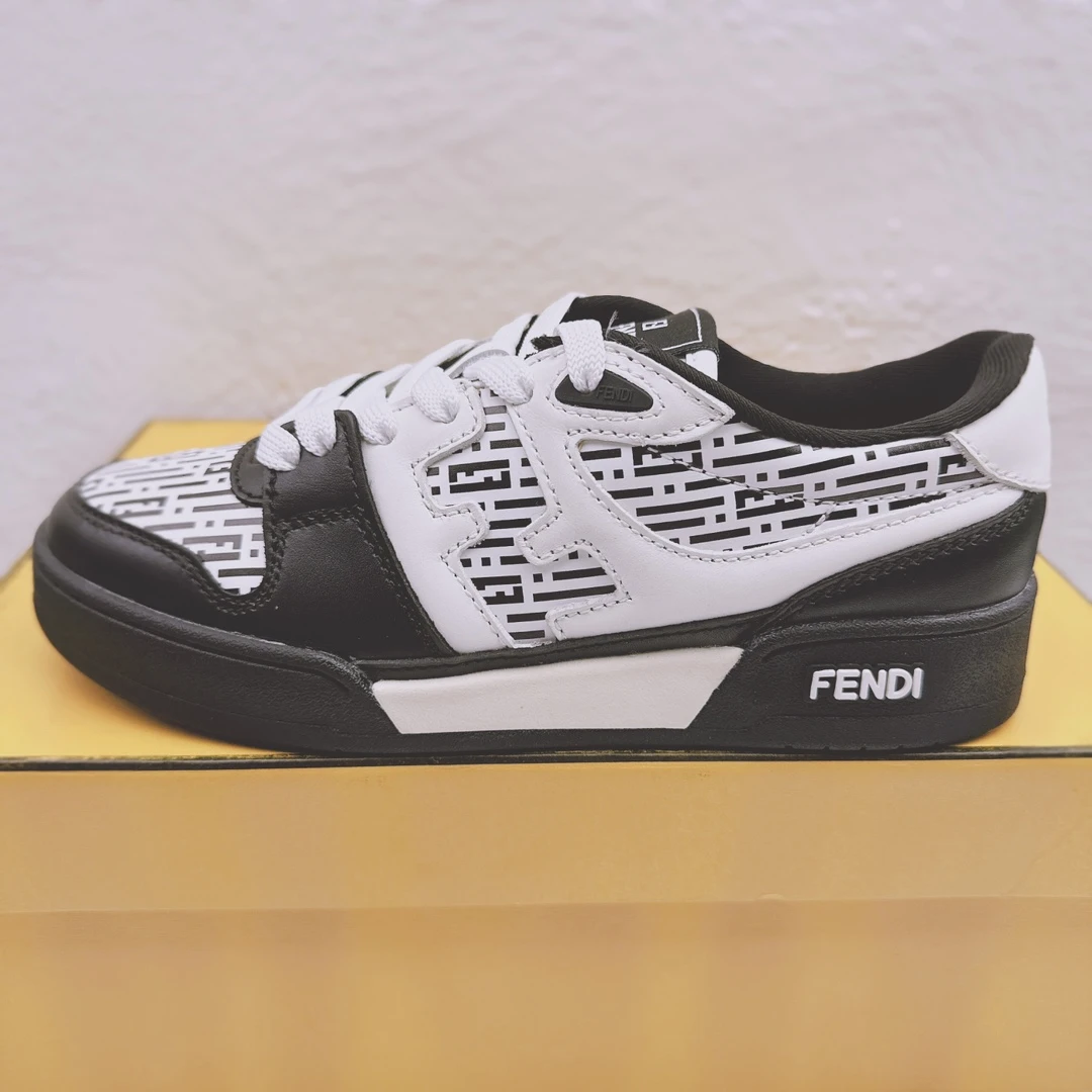 Fendi Sneakers — 1115b405
