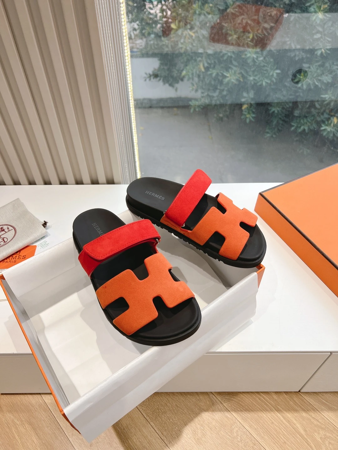 Hermès Slippers — d83ef8e4
