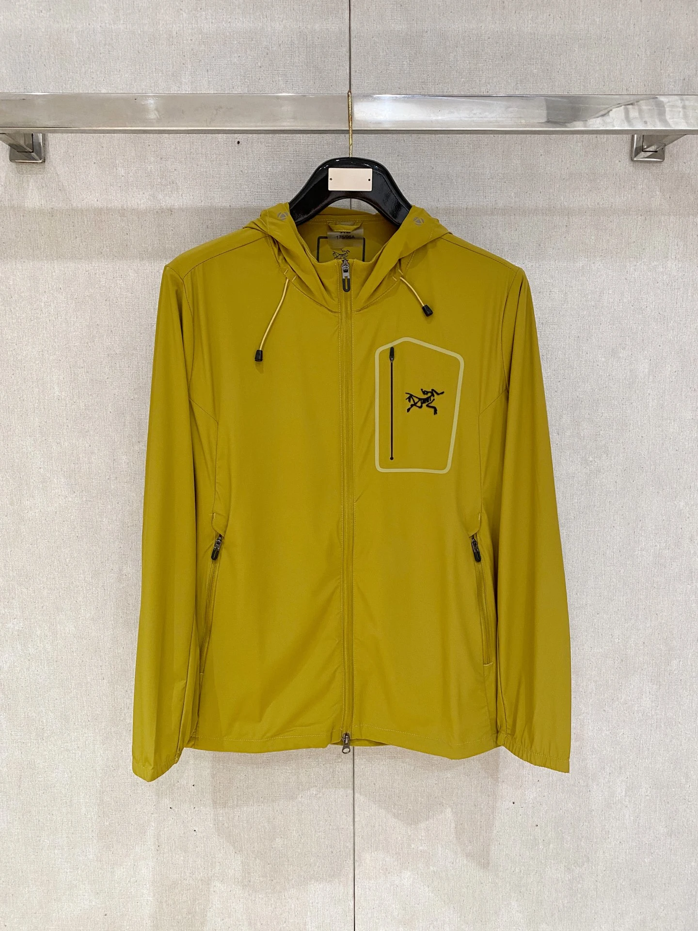 Jackets — aa1855fe