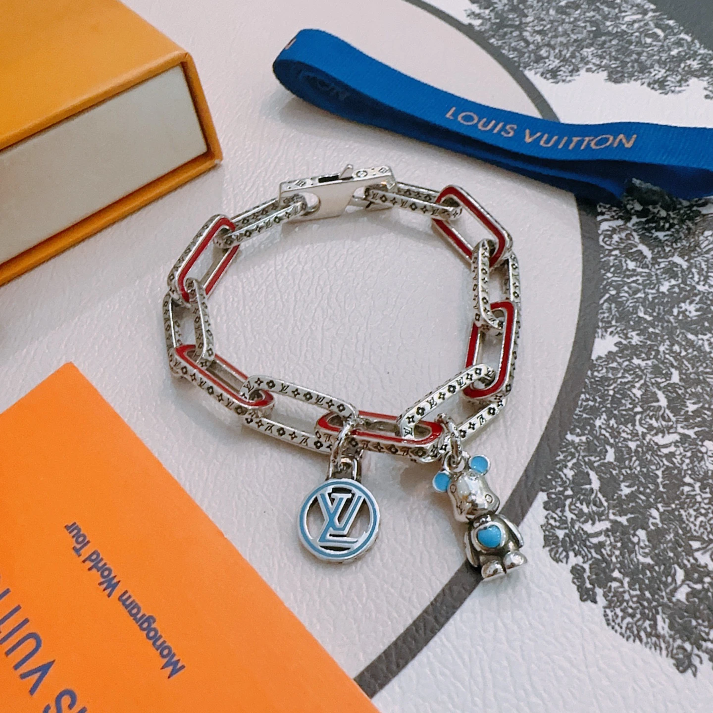 Louis Vuitton Bracelets — 8bd6ec0c