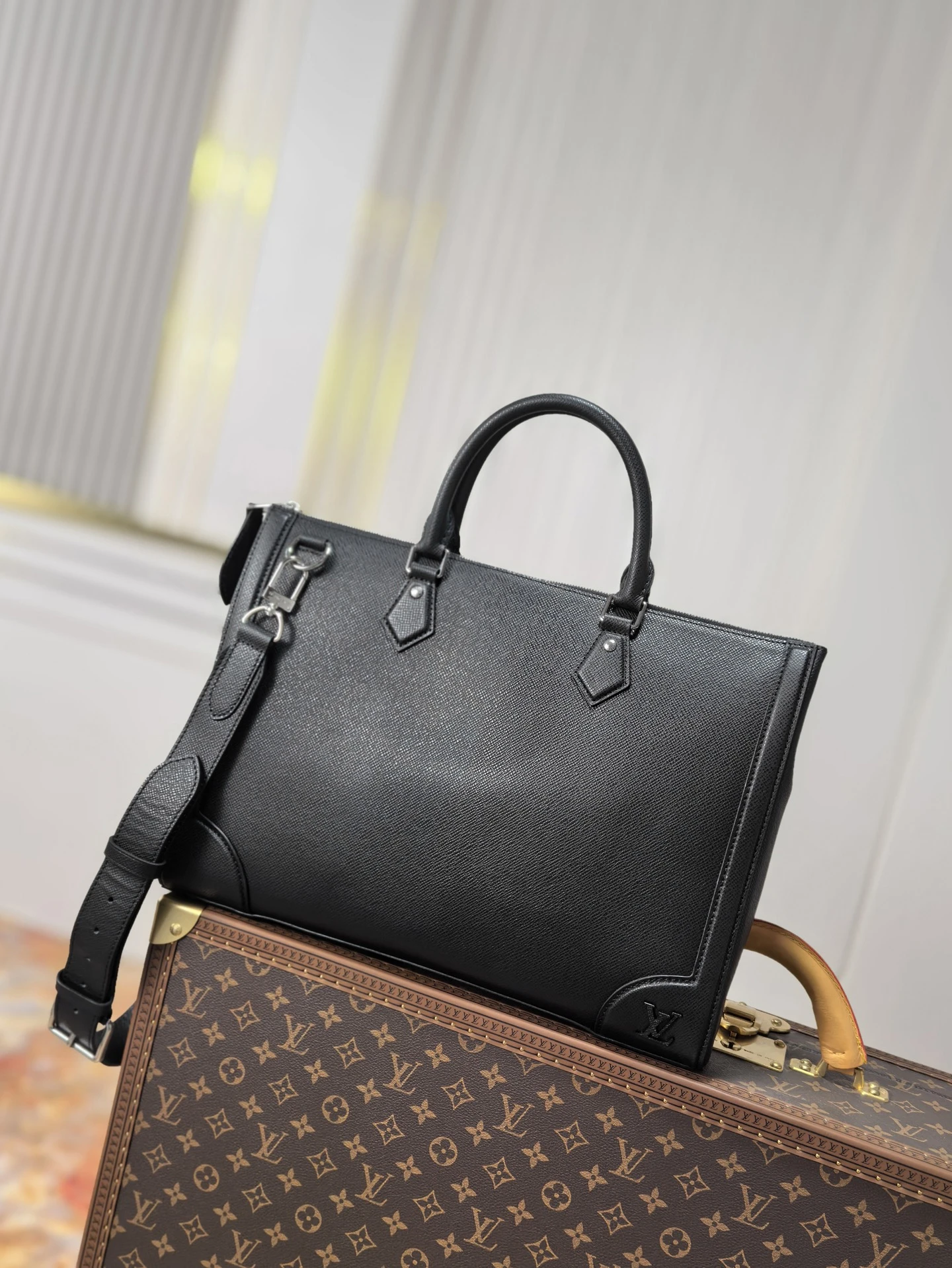 Louis Vuitton Briefcases — df66c320