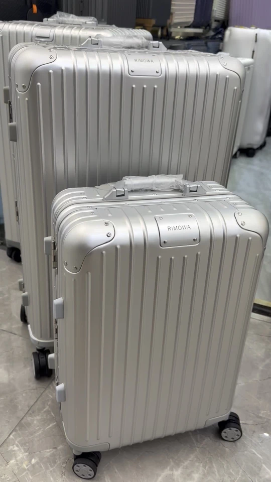 Rimowa Luggage — 9793b380