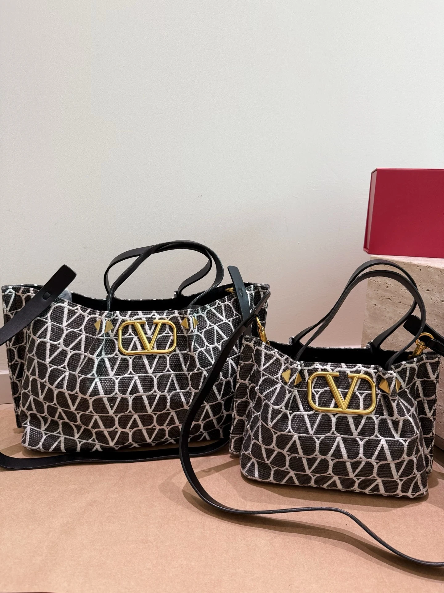 Valentino Bag — 9e83f3a3