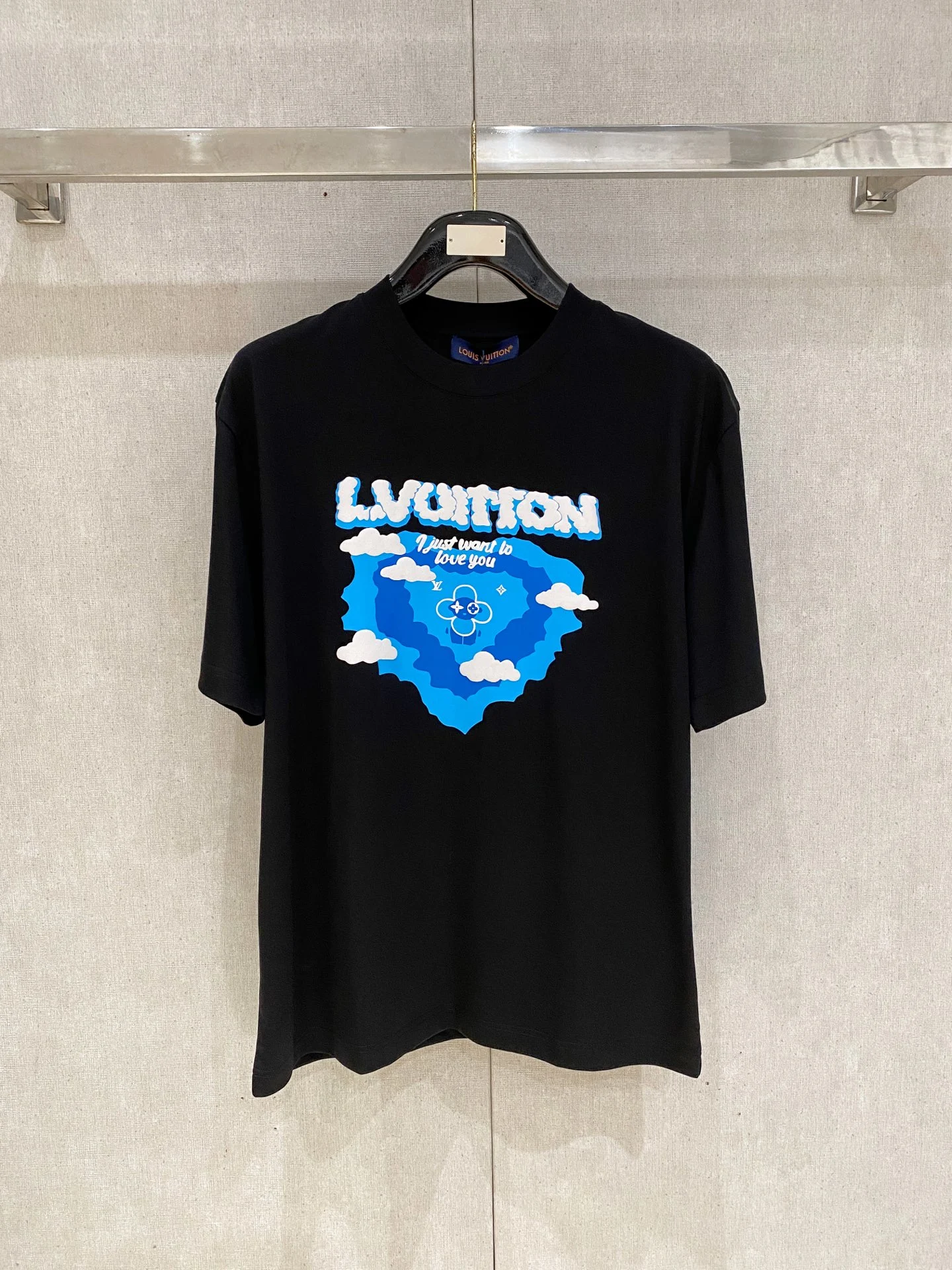 Louis Vuitton T-Shirt — 1e10c684