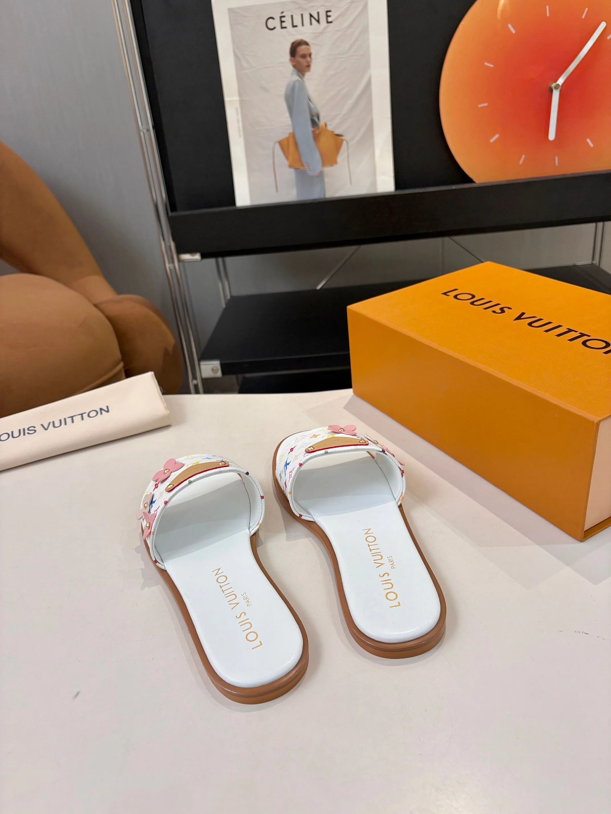 Louis Vuitton Slippers — 4f0e3f7f