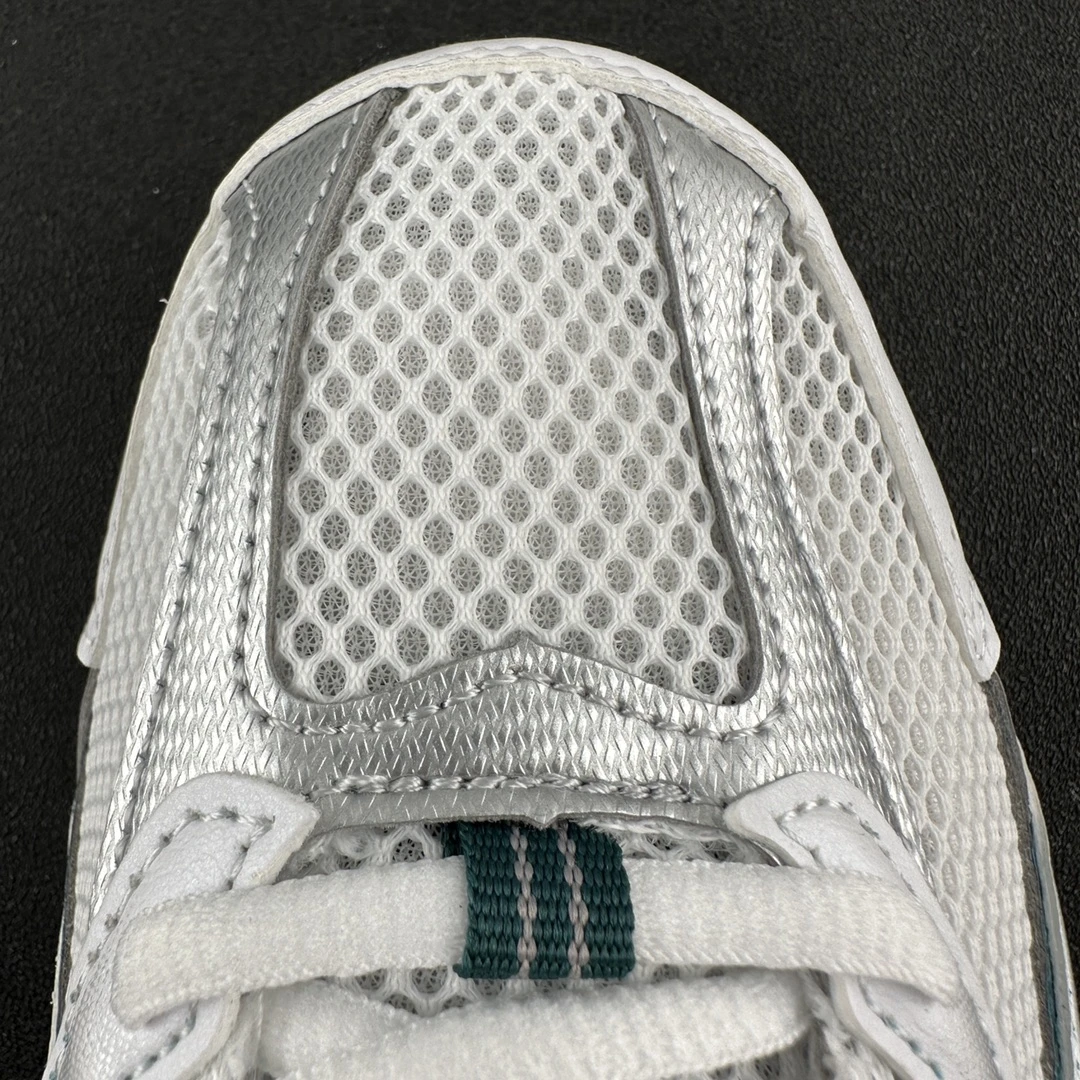 New Balance Shoes — 5b38395f