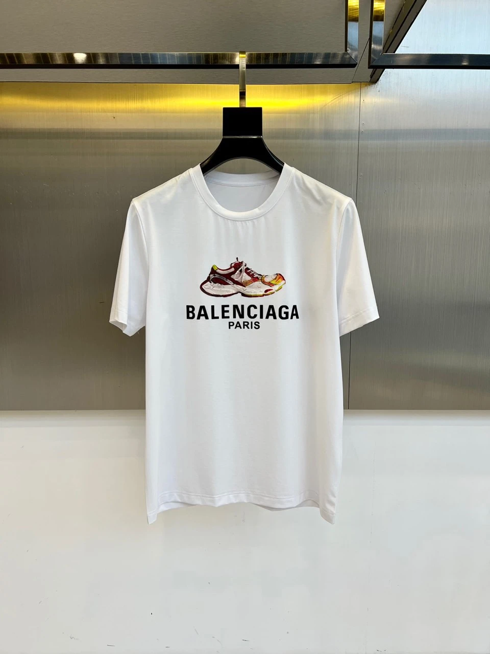 Balenciaga T-Shirt — 6e996e11