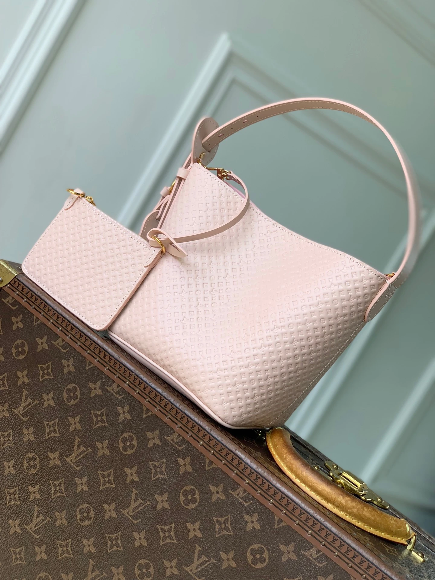 Louis Vuitton Bag — 4e0b00e8