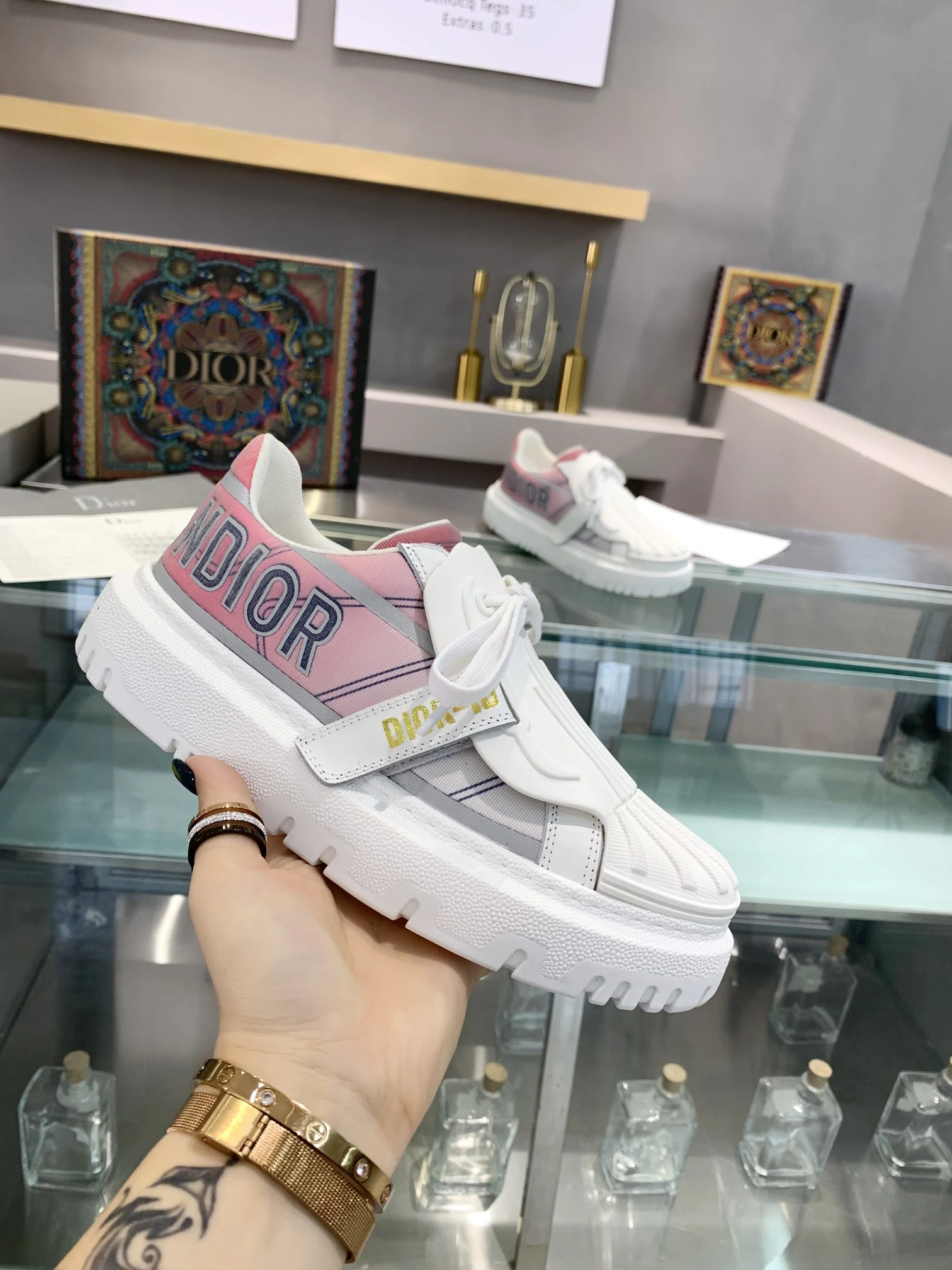 Dior Sneakers — 677f4dd2