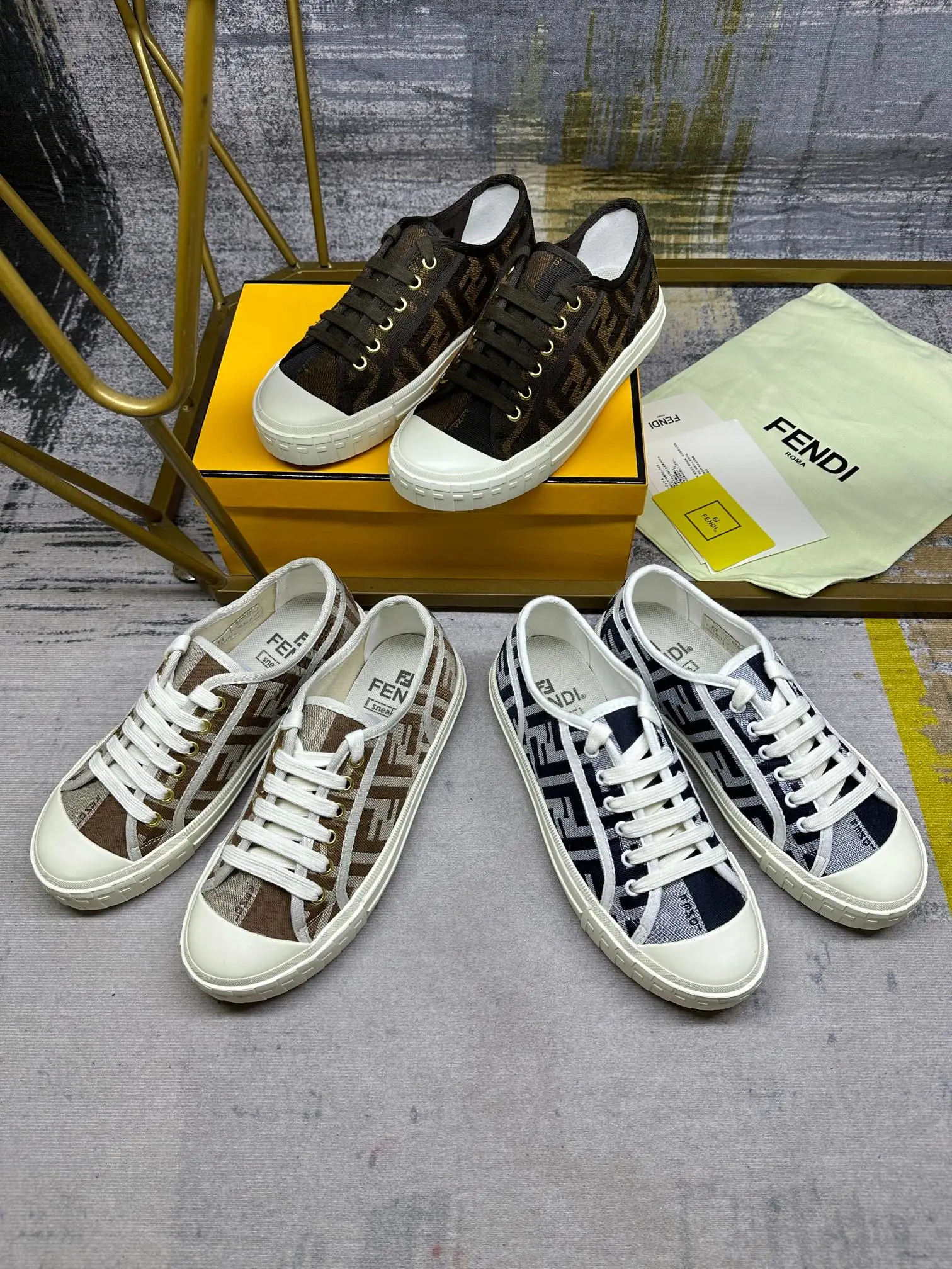 Fendi Sneakers — 5ba8bbb4