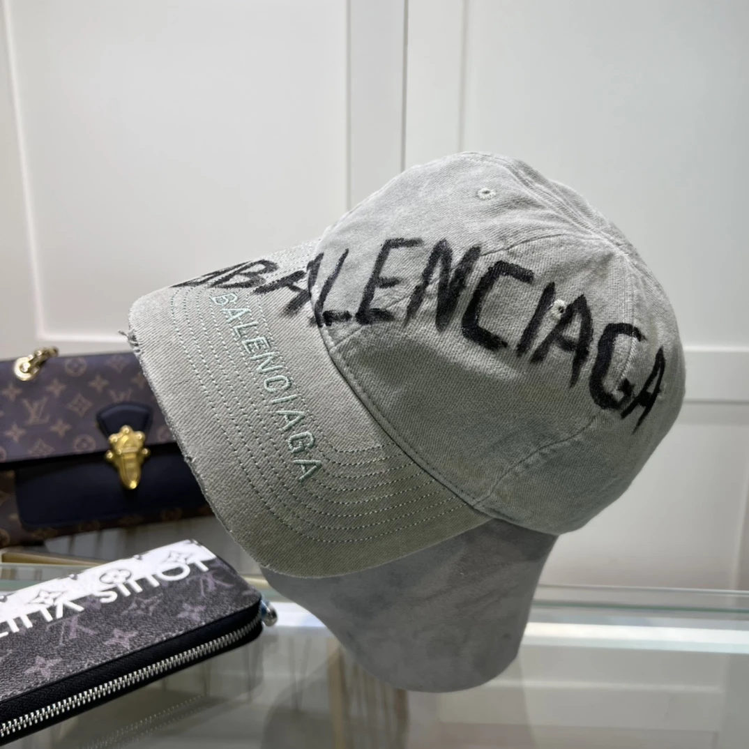Balenciaga Hat — 0486a7f7