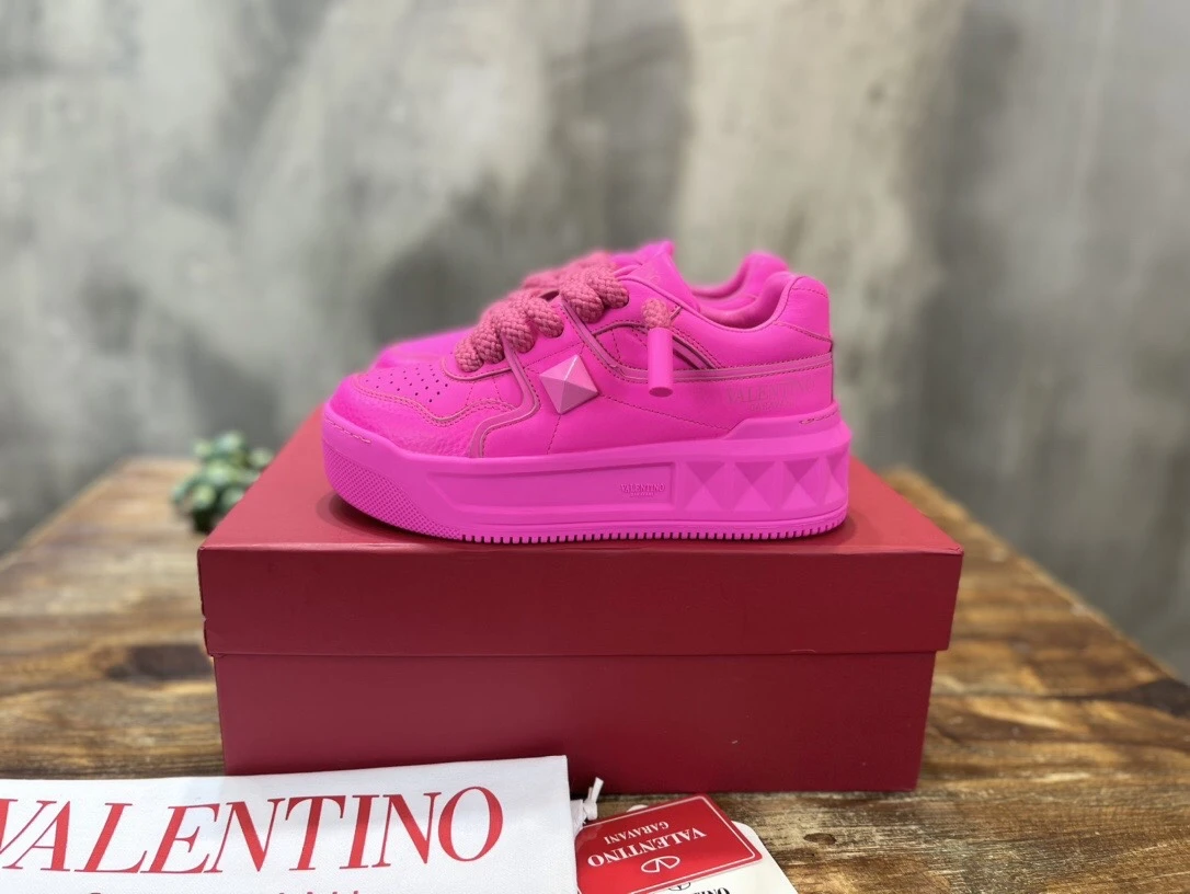 Valentino Sneakers — 8f480ff2