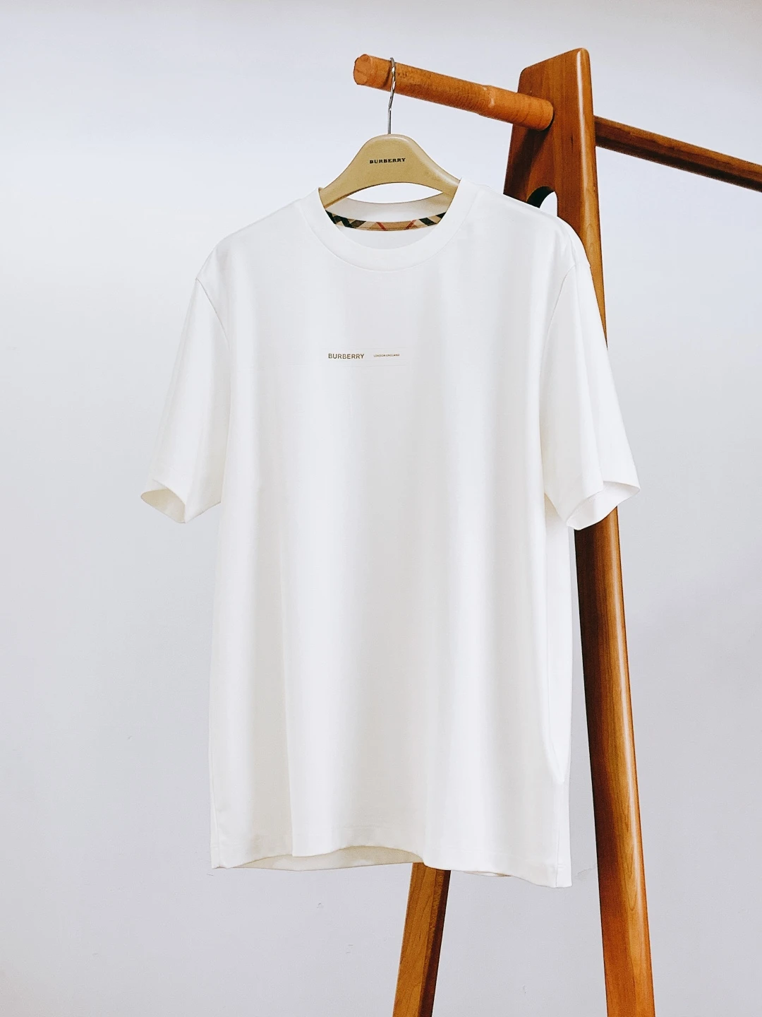 Burberry T-Shirt — 2e7a3bca