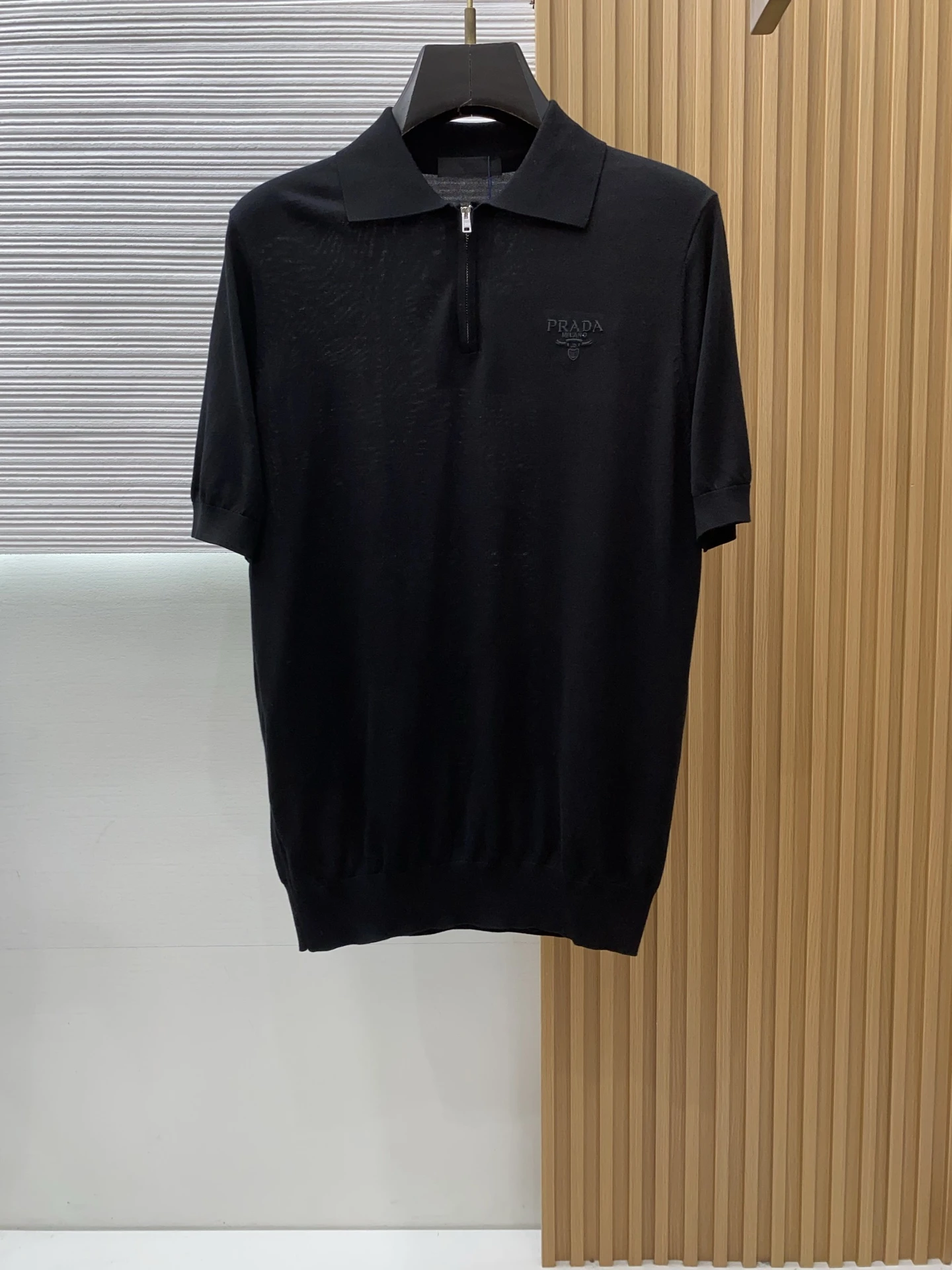 Prada T-Shirt — 9f42f126