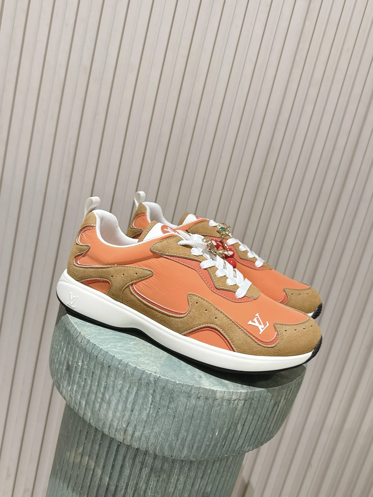 Louis Vuitton Sneakers — ceb4dc89