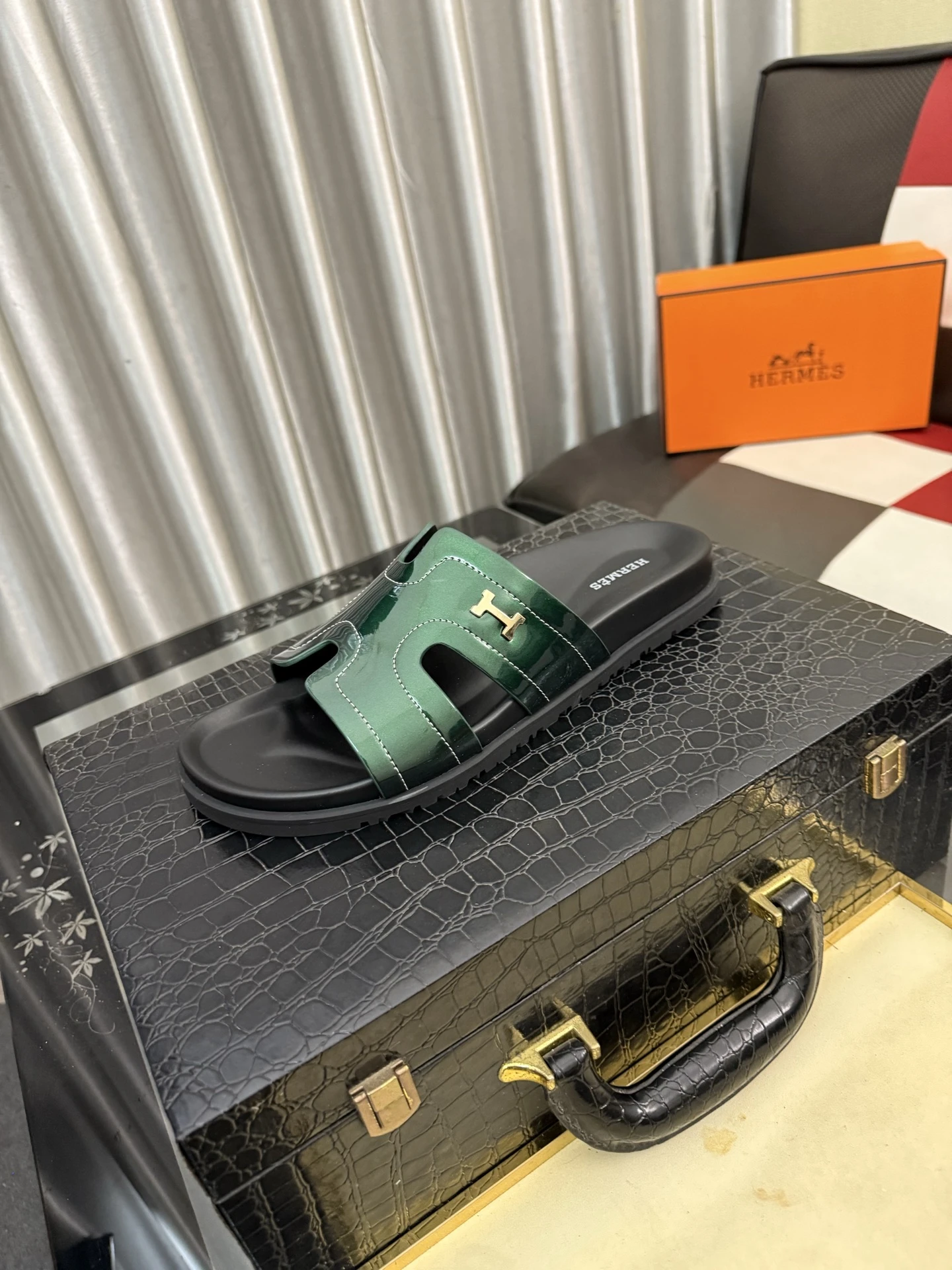 Hermès Slippers — 82abe8a5