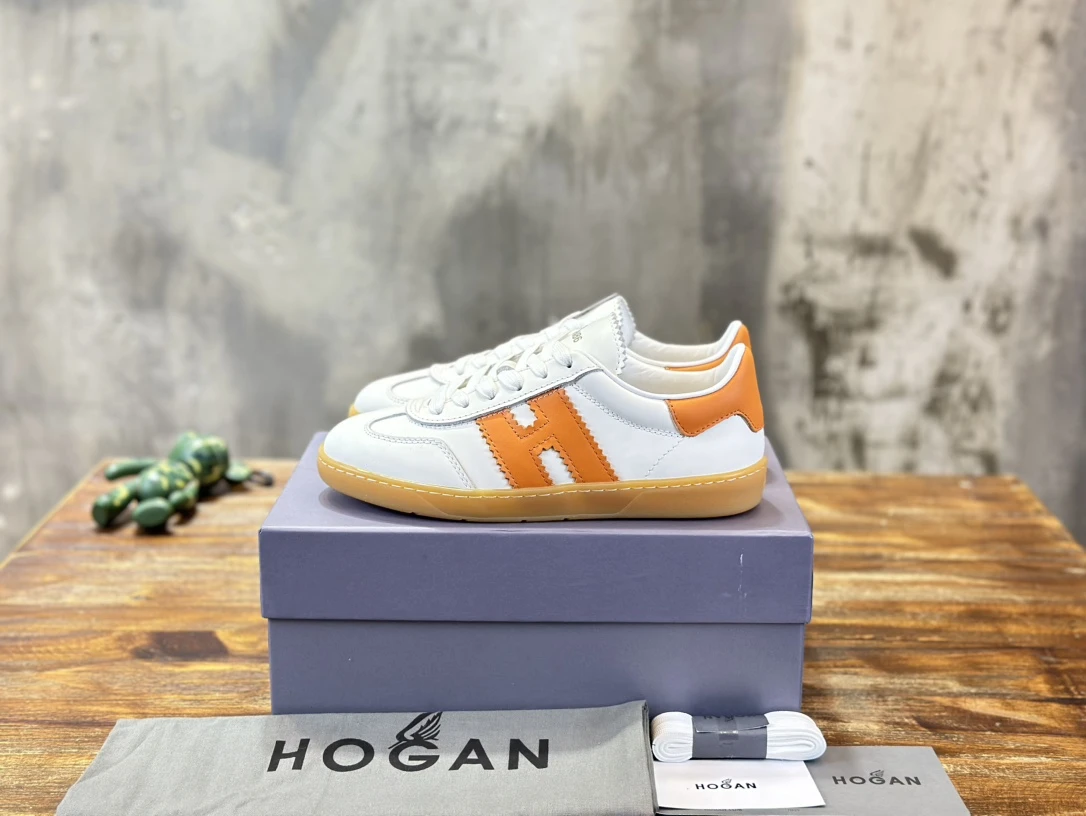 Sneakers — 63a2dc67