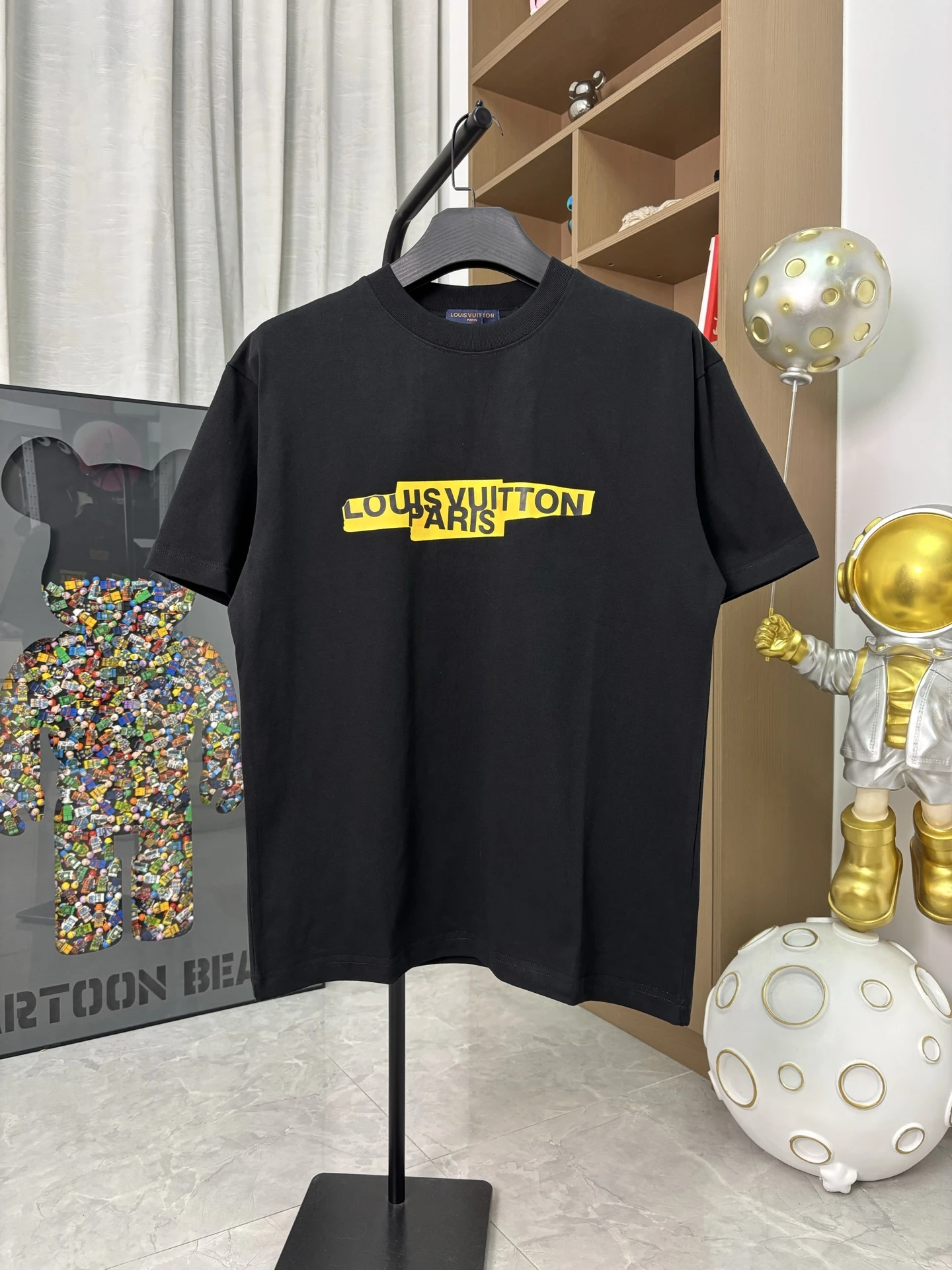 Louis Vuitton T-Shirt — 21d32619