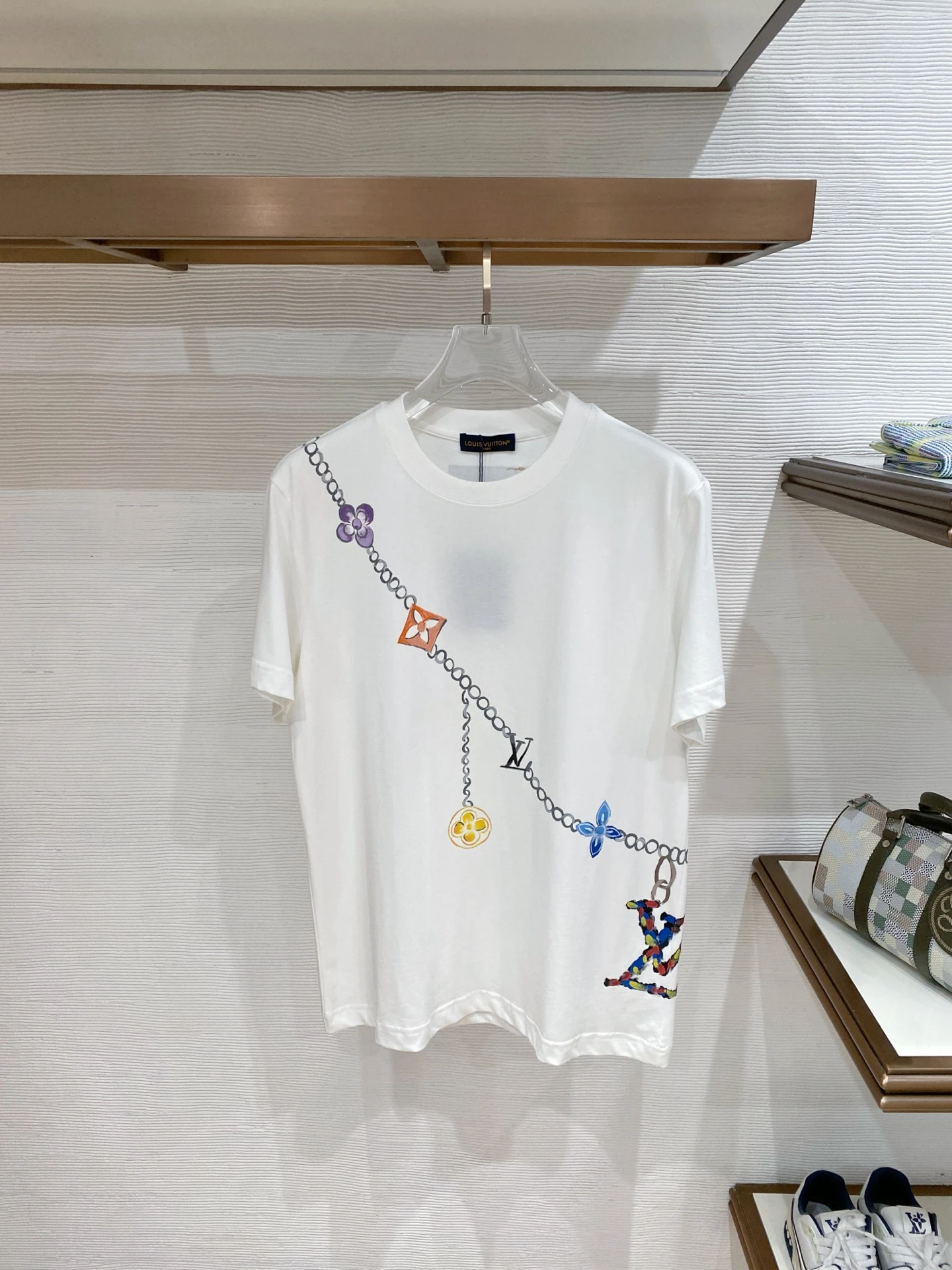 Louis Vuitton T-Shirt — 6fee6477