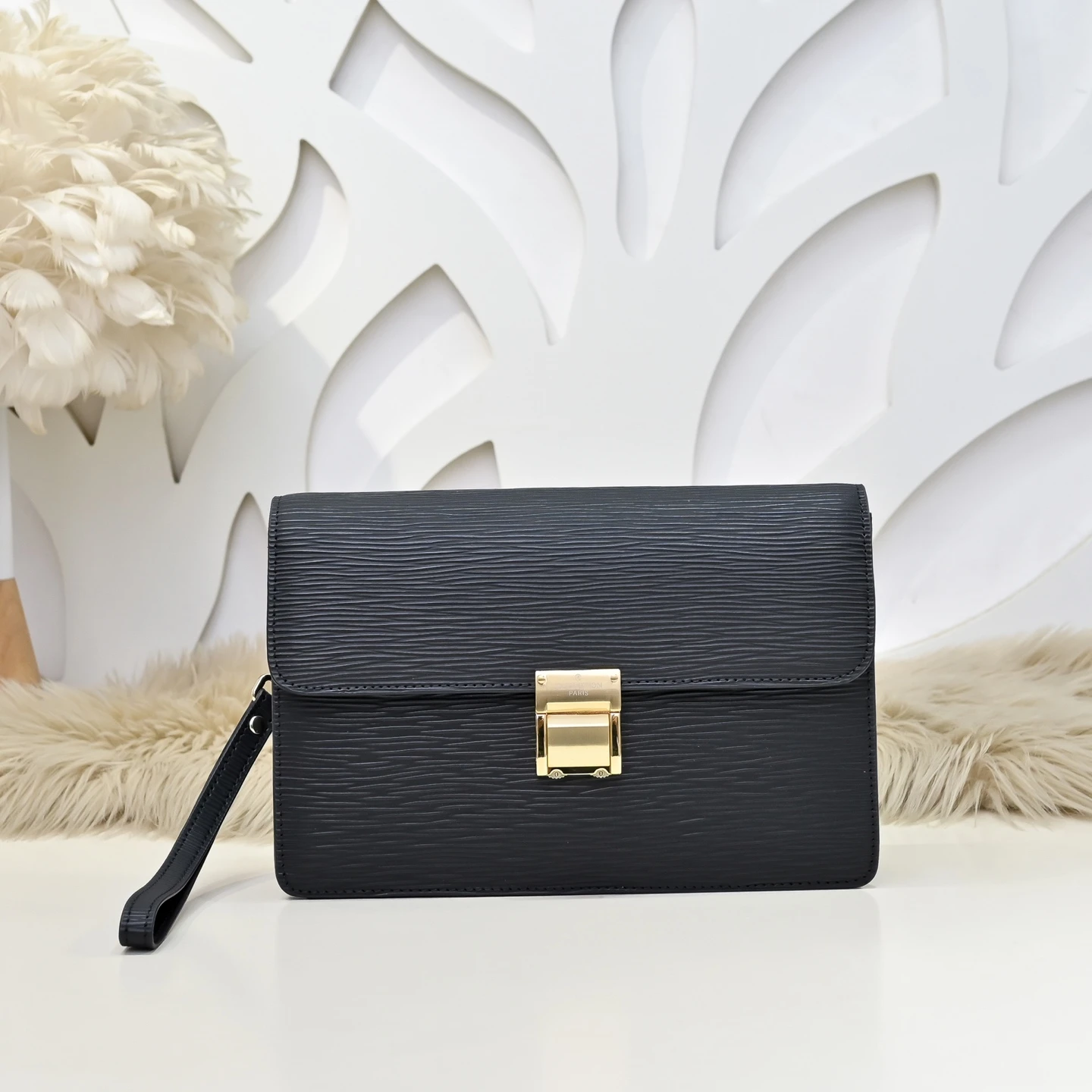 Louis Vuitton Bag — 8d474d73