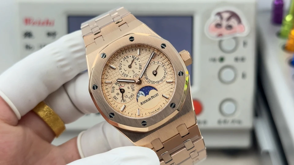 Audemars Piguet Watch — f3b49681