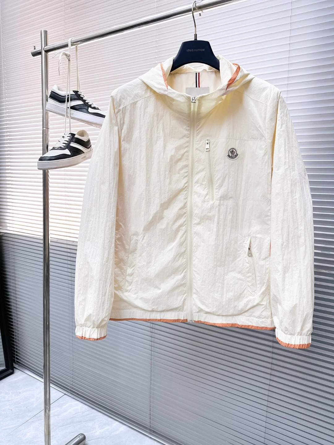 Moncler Jackets — b8b352ac