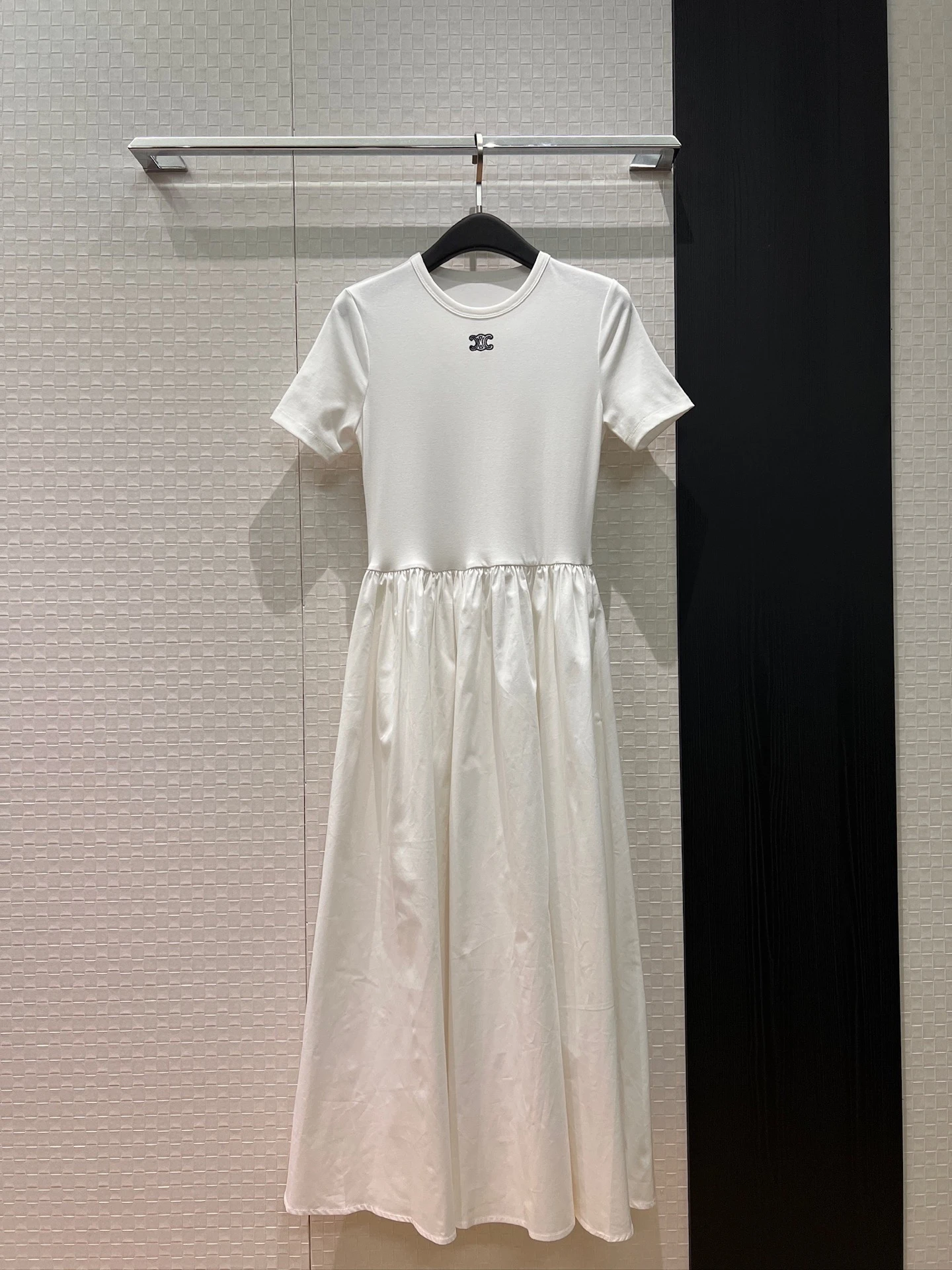 Dresses — 8cc139f1