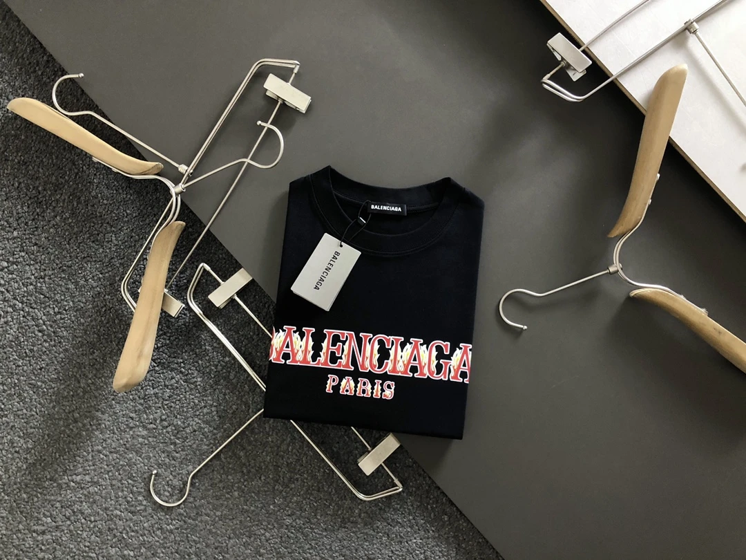 Balenciaga T-Shirt — 496e6e41