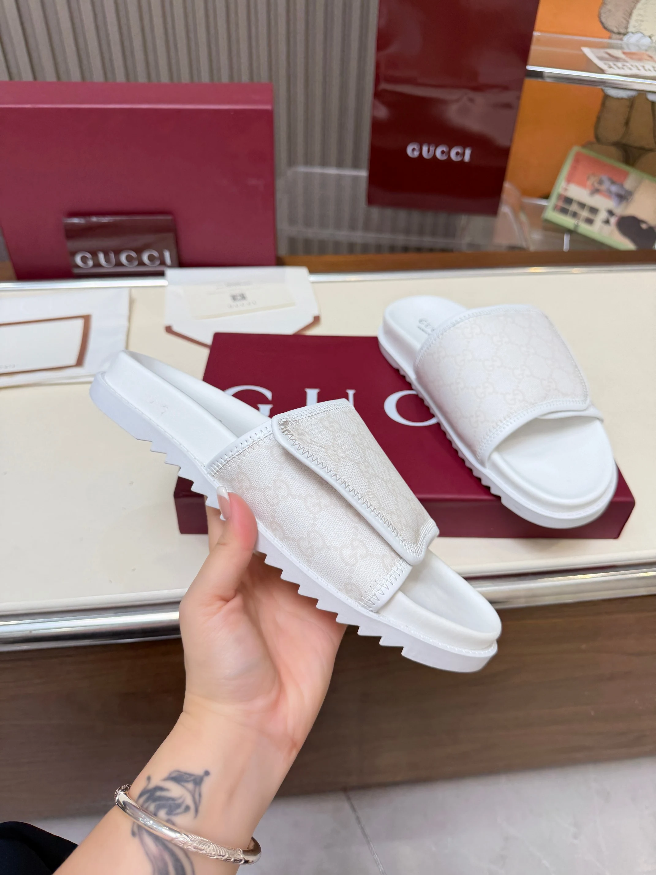 Gucci Slides — 1a278370