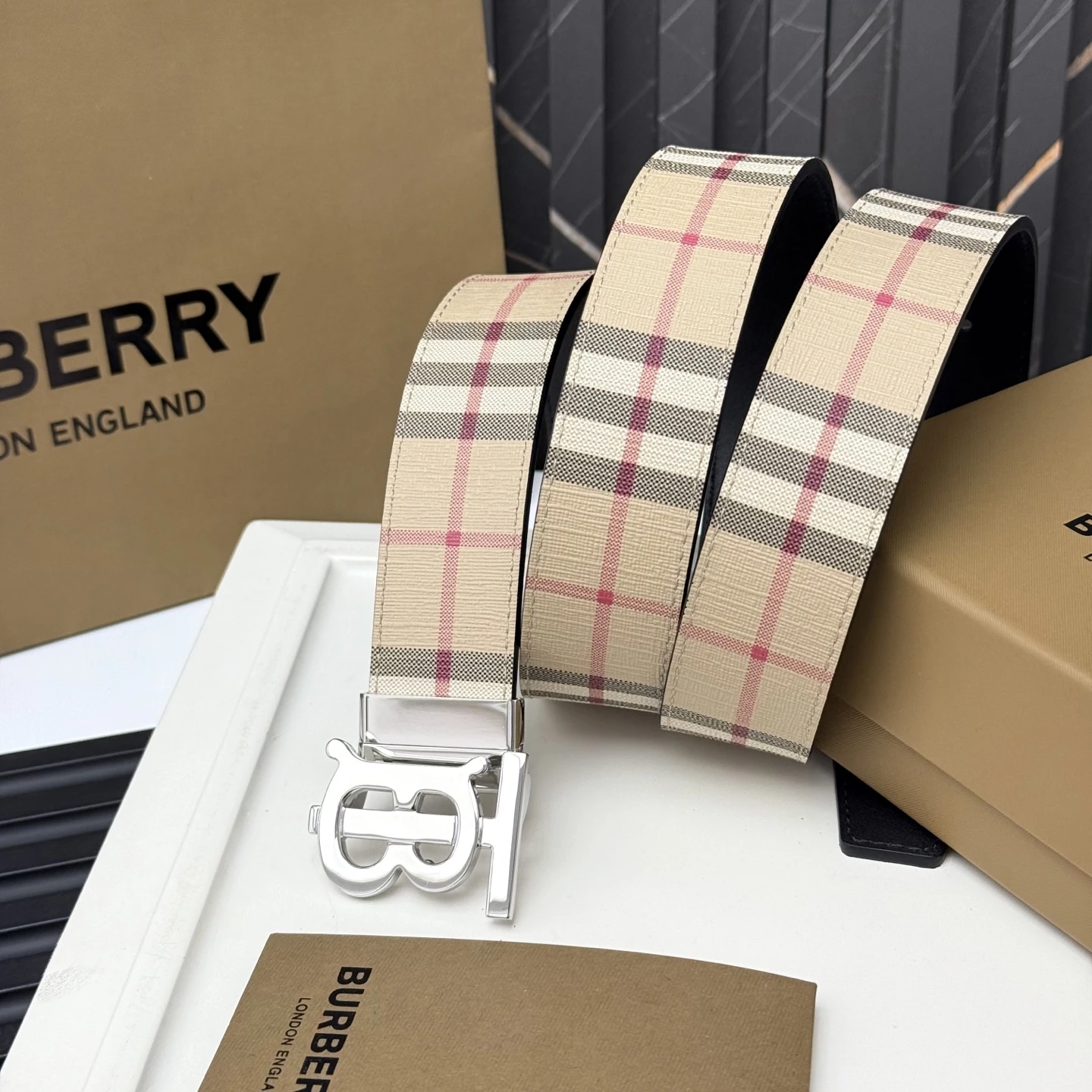 Burberry Belt — b091042c