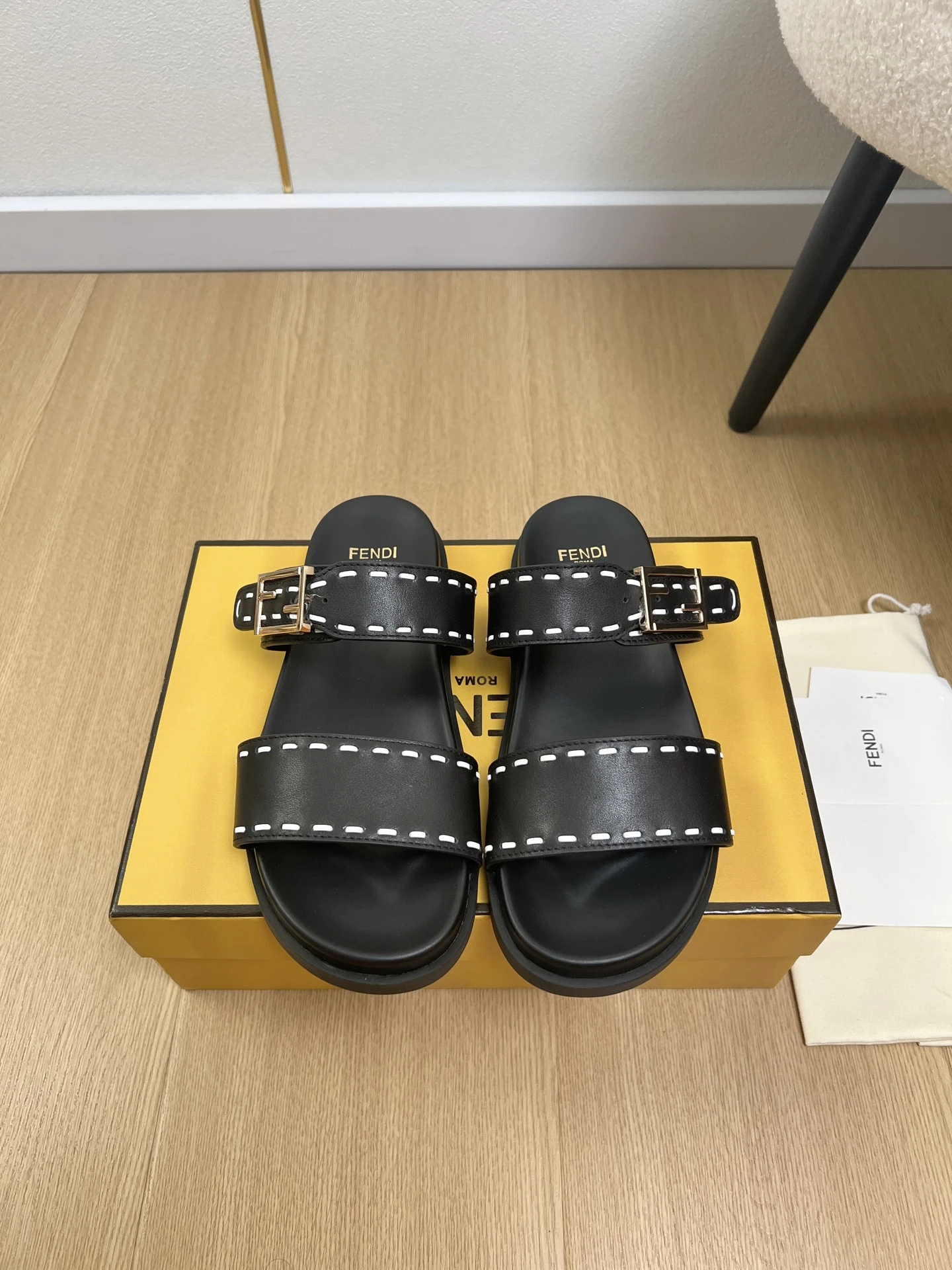 Fendi Slippers — 5cdc5468