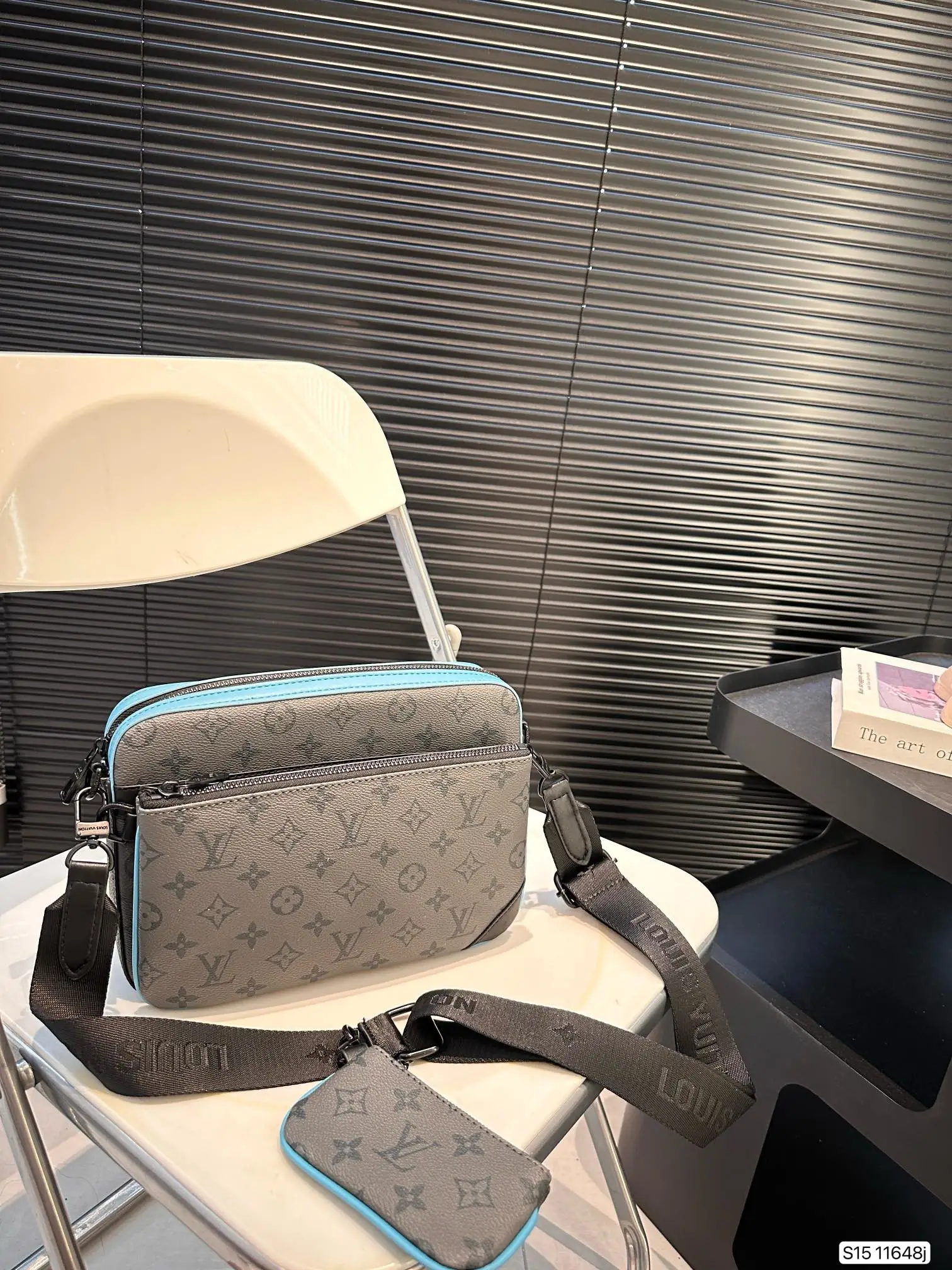 Louis Vuitton Bag — b68f5eb7