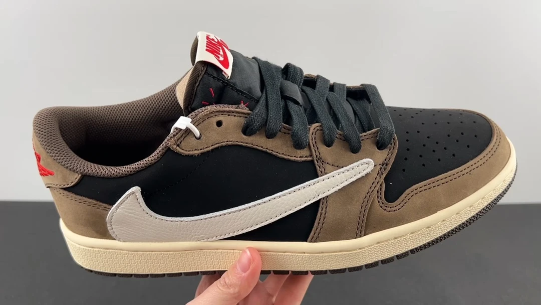 Nike Shoes — d4e0f183