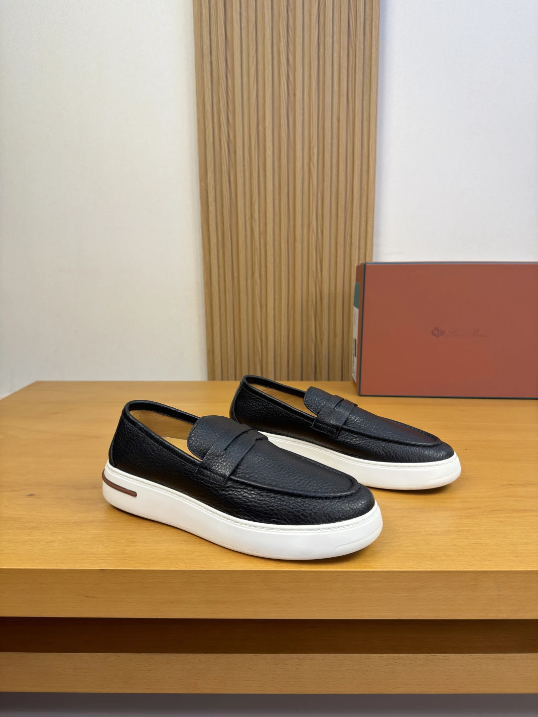 Loro Piana Sneakers — d2dbc429