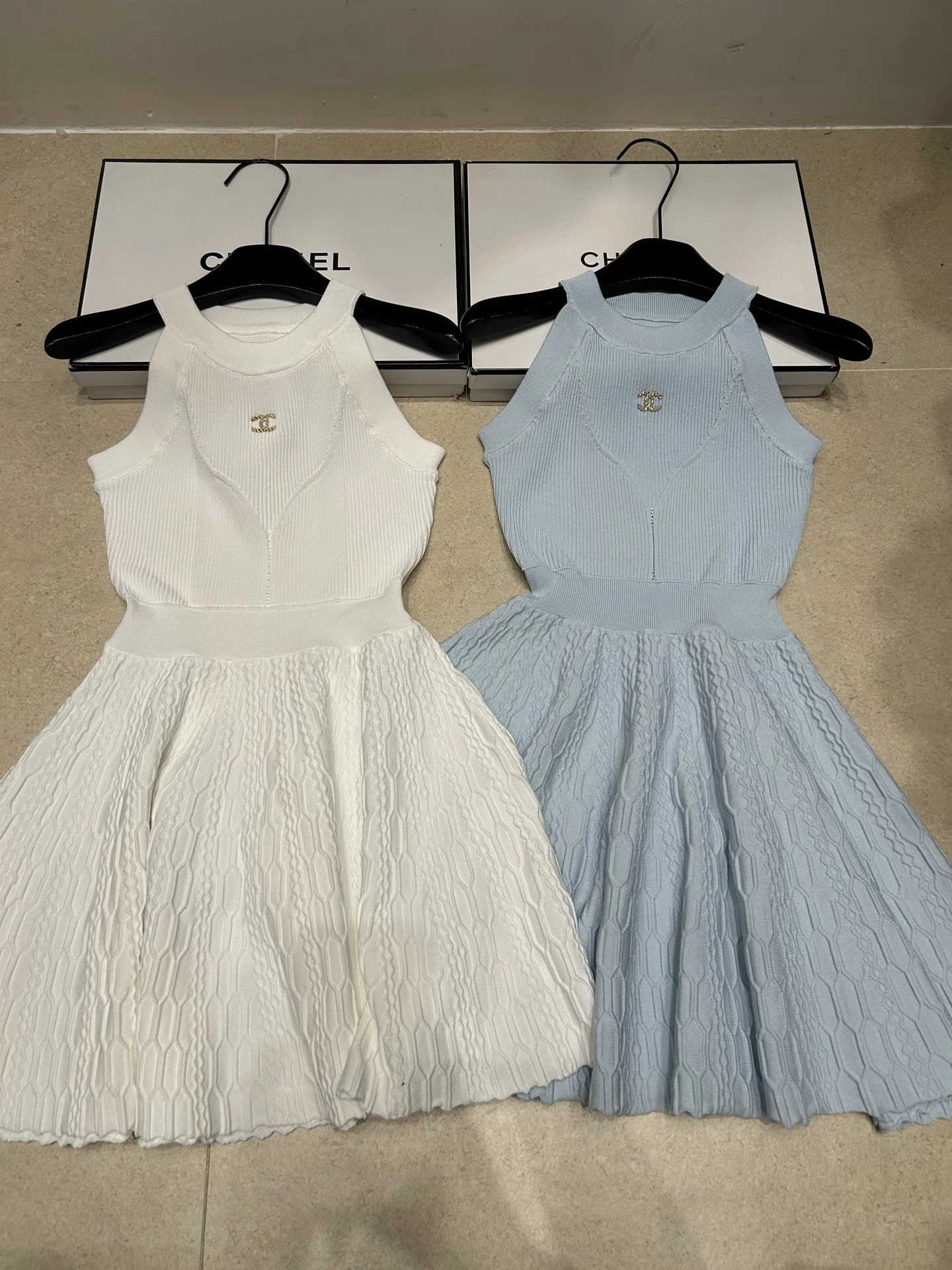 Dresses — 33c033e6