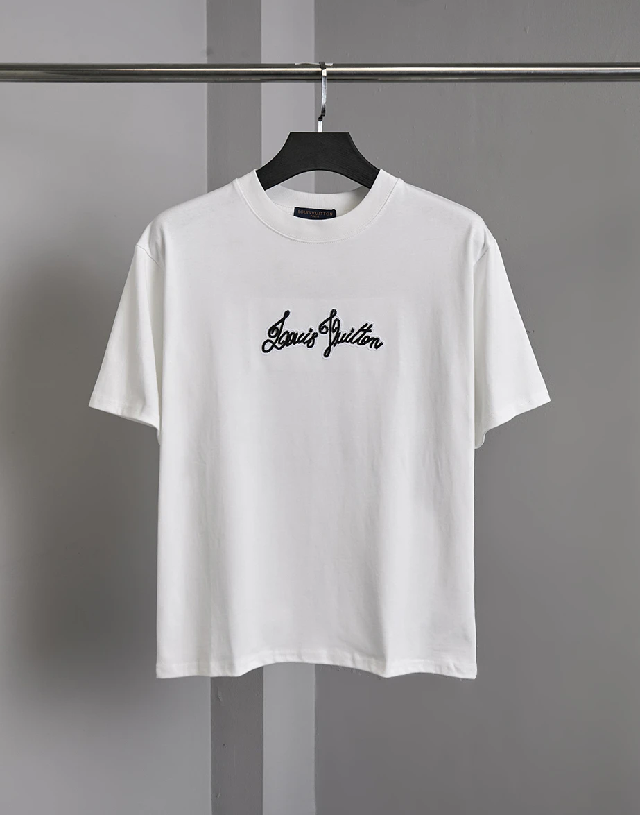 Louis Vuitton T-Shirt — 57b2018d