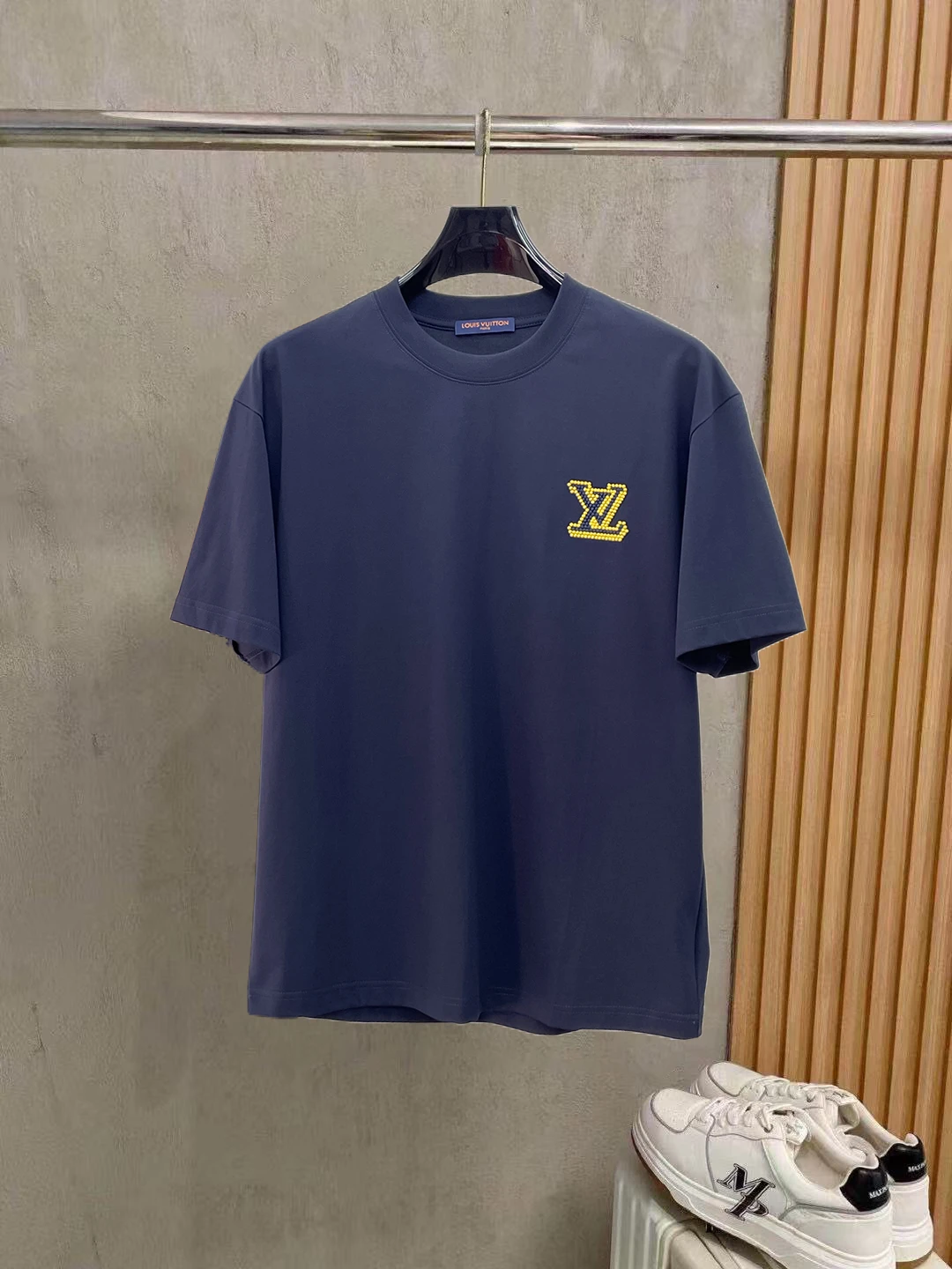 Louis Vuitton T-Shirt — 495911b5